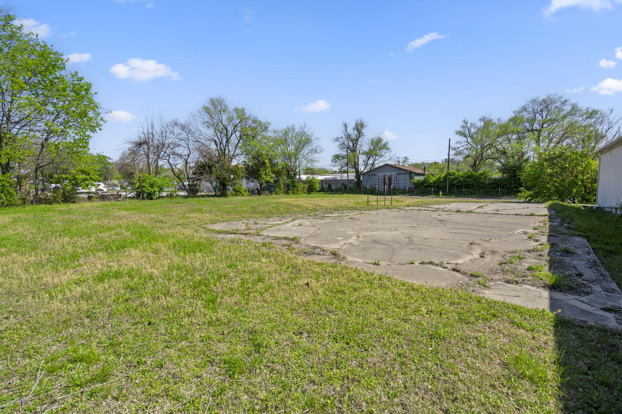 2557 West Olive Street Property Photo 44