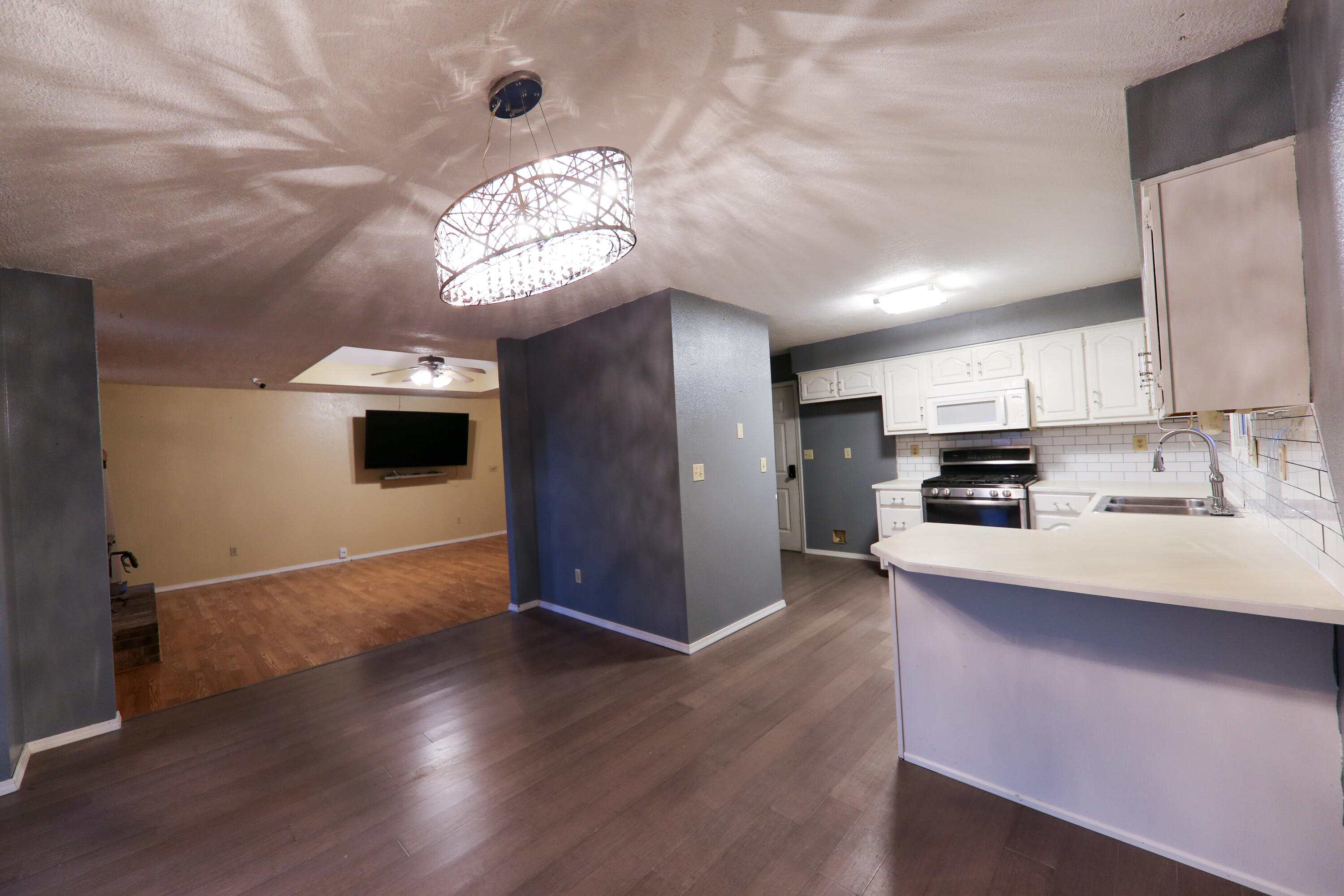 3438 West Camelot Street Property Photo 4