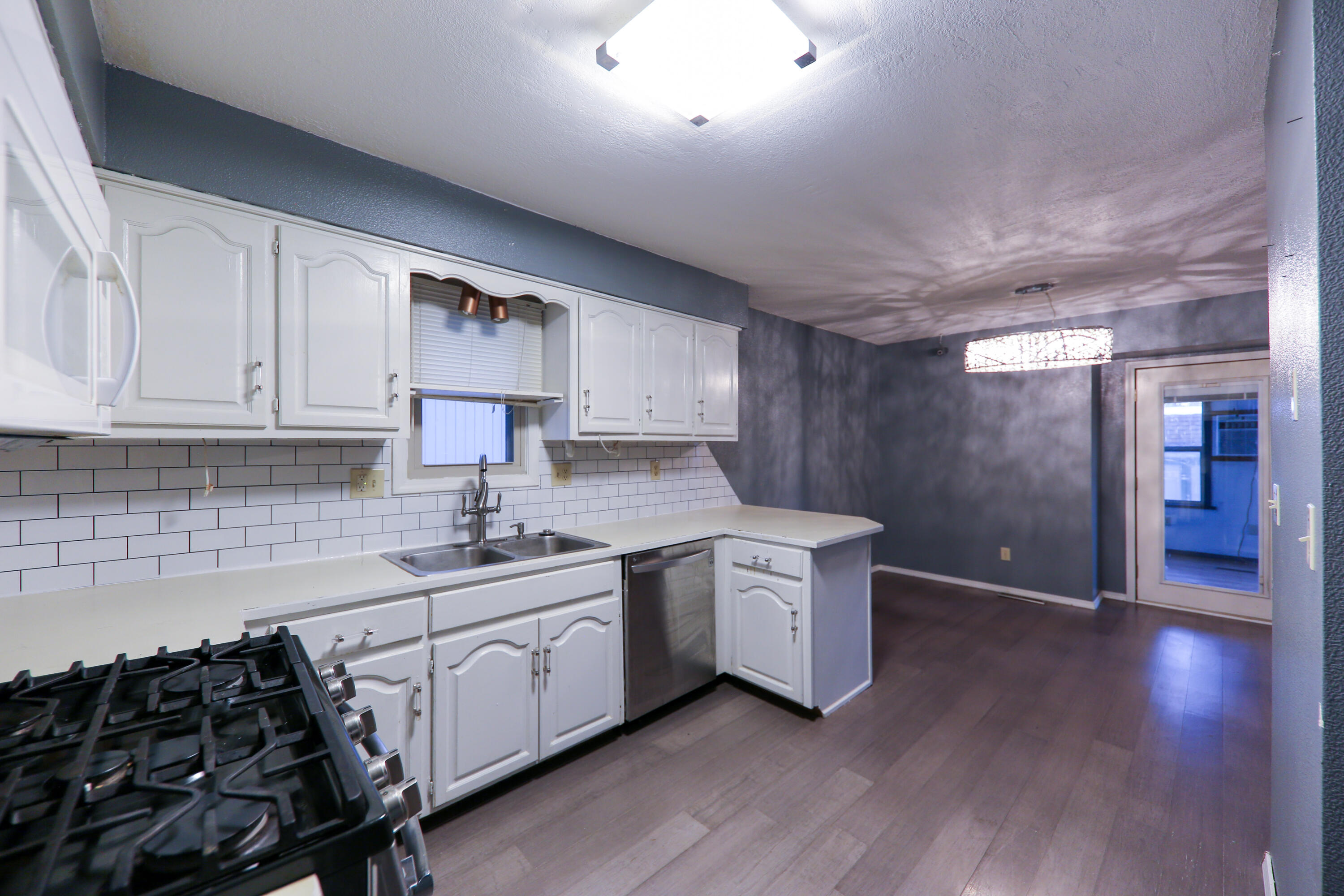 3438 West Camelot Street Property Photo 5