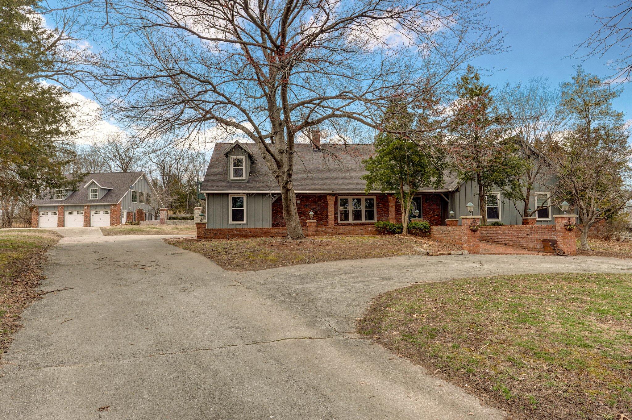 Timberlake Est Real Estate Listings Main Image