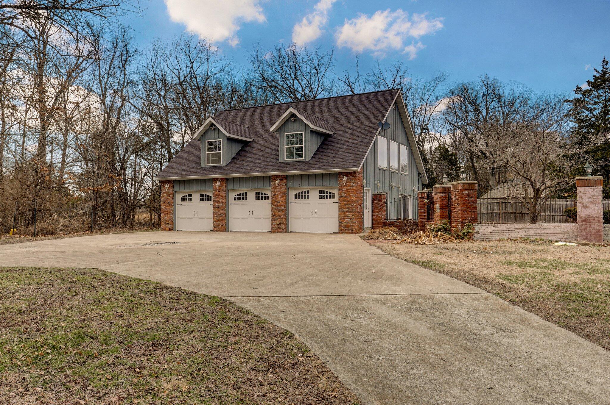 1717 East Sycamore Lane Property Photo 2