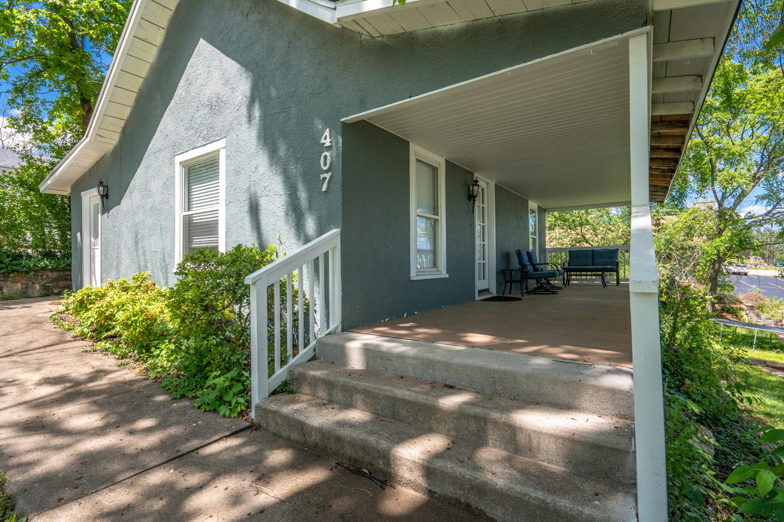 407 West College Street Property Photo 2