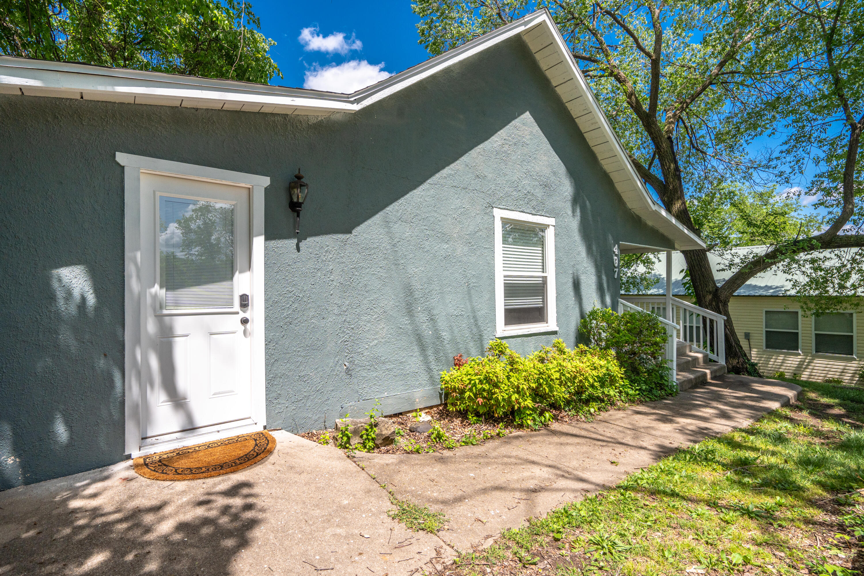 407 West College Street Property Photo 20