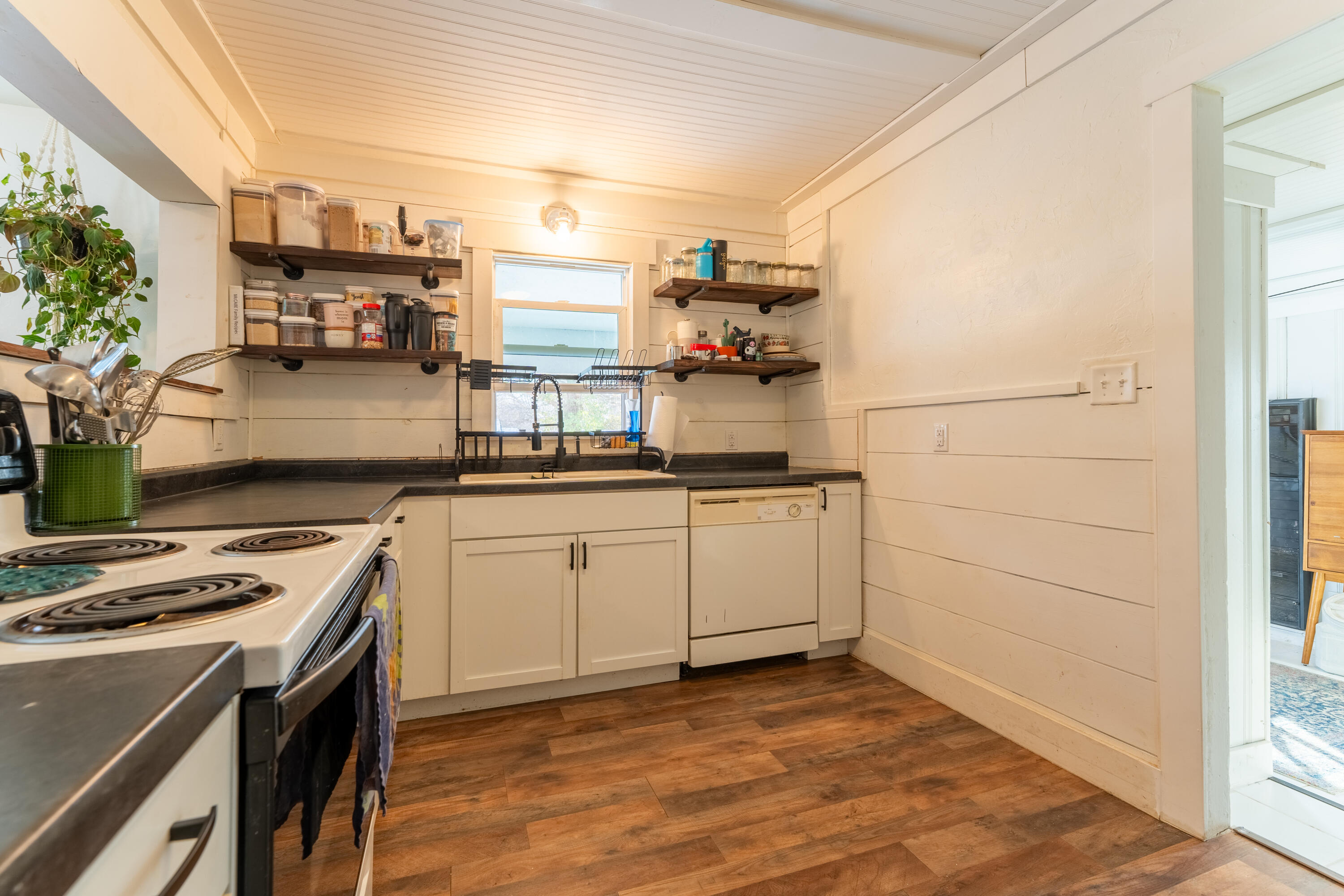 1668 East Madison Street Property Photo 17
