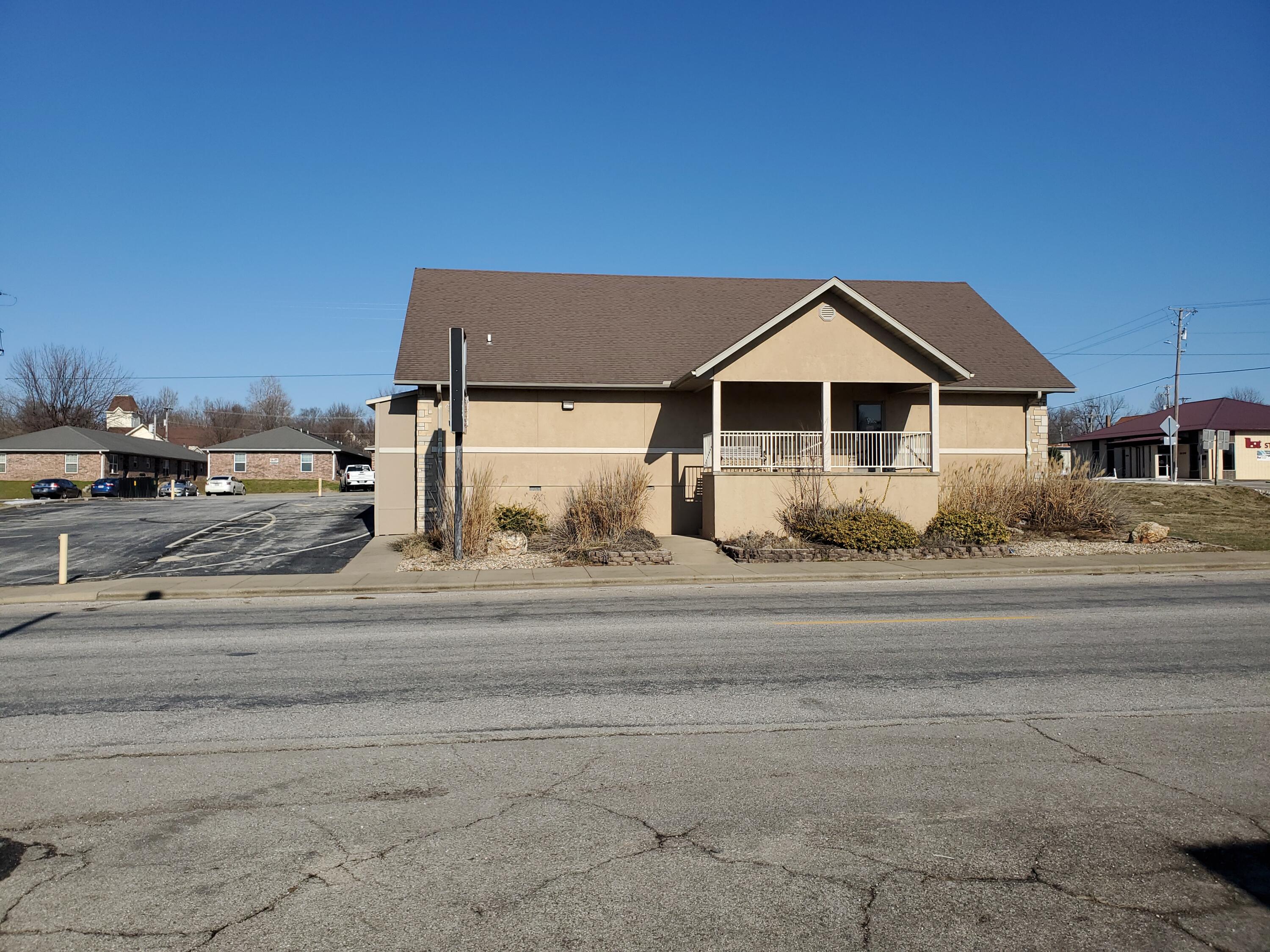 119 East Main Street Property Photo 14