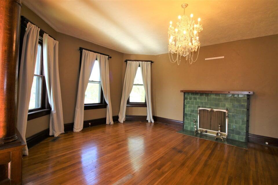 109 South Pine Street Property Photo 6