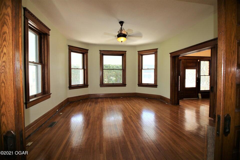 109 South Pine Street Property Photo 18