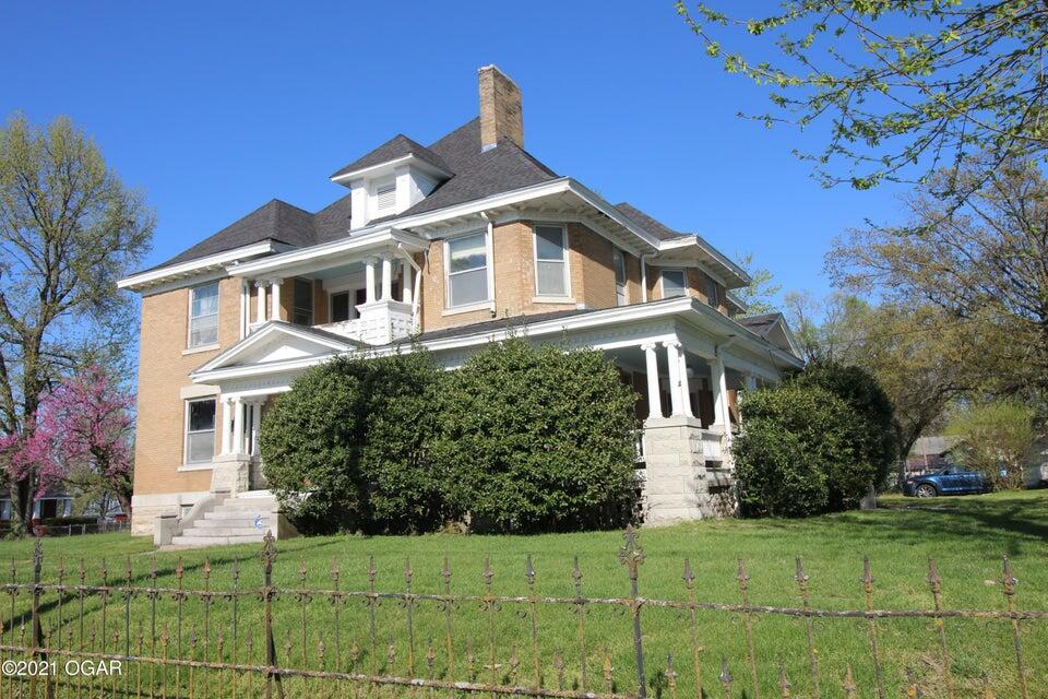 109 South Pine Street Property Photo 23