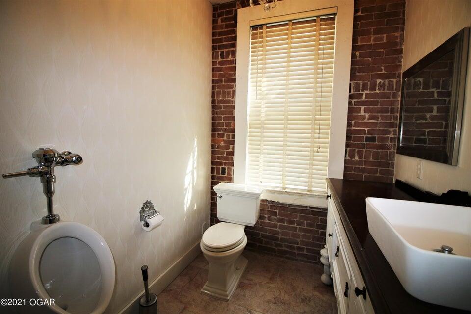 109 South Pine Street Property Photo 25