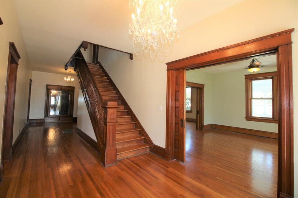 109 South Pine Street Property Photo 37