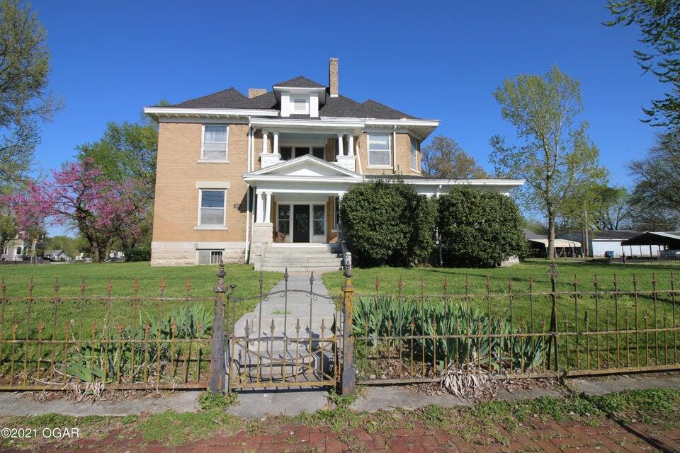 109 South Pine Street Property Photo 43