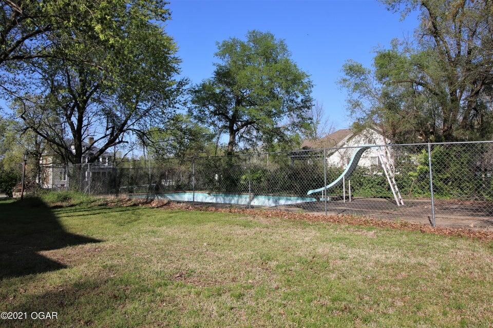 109 South Pine Street Property Photo 50