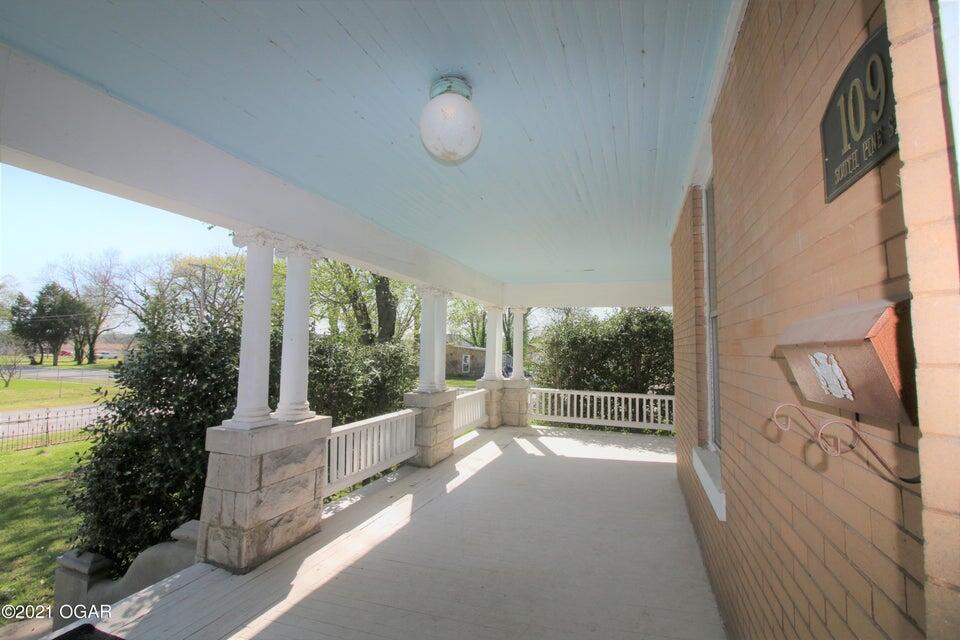 109 South Pine Street Property Photo 51