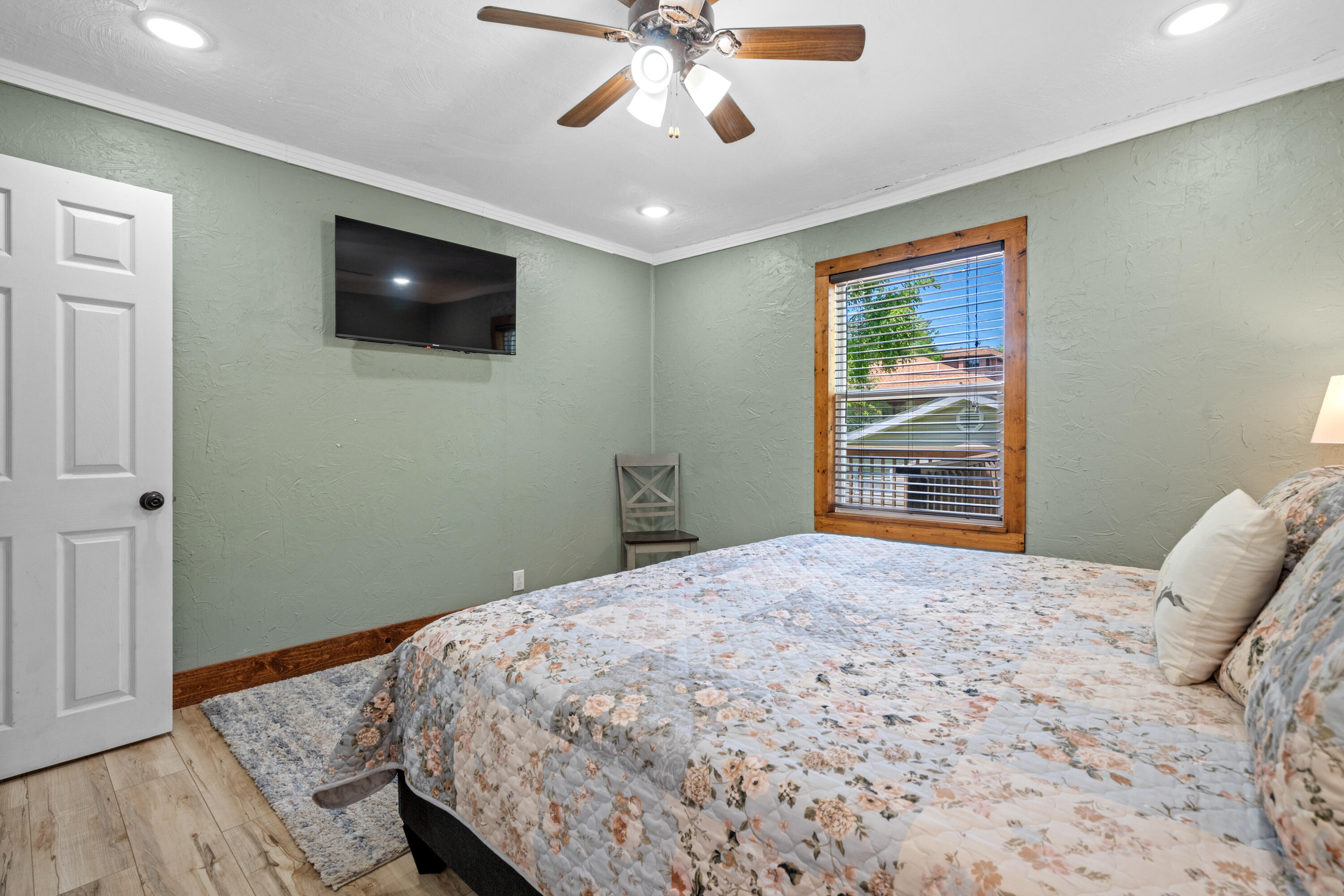 405 West College Street Property Photo 12