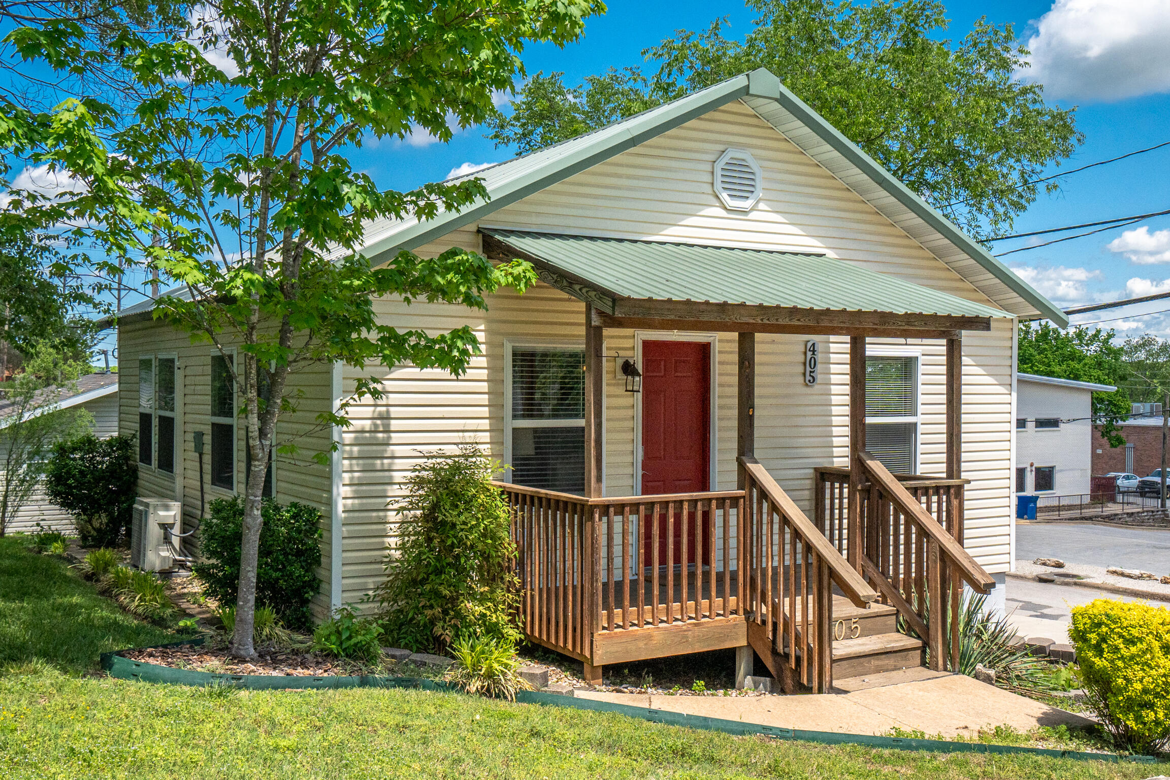 405 West College Street Property Photo 19