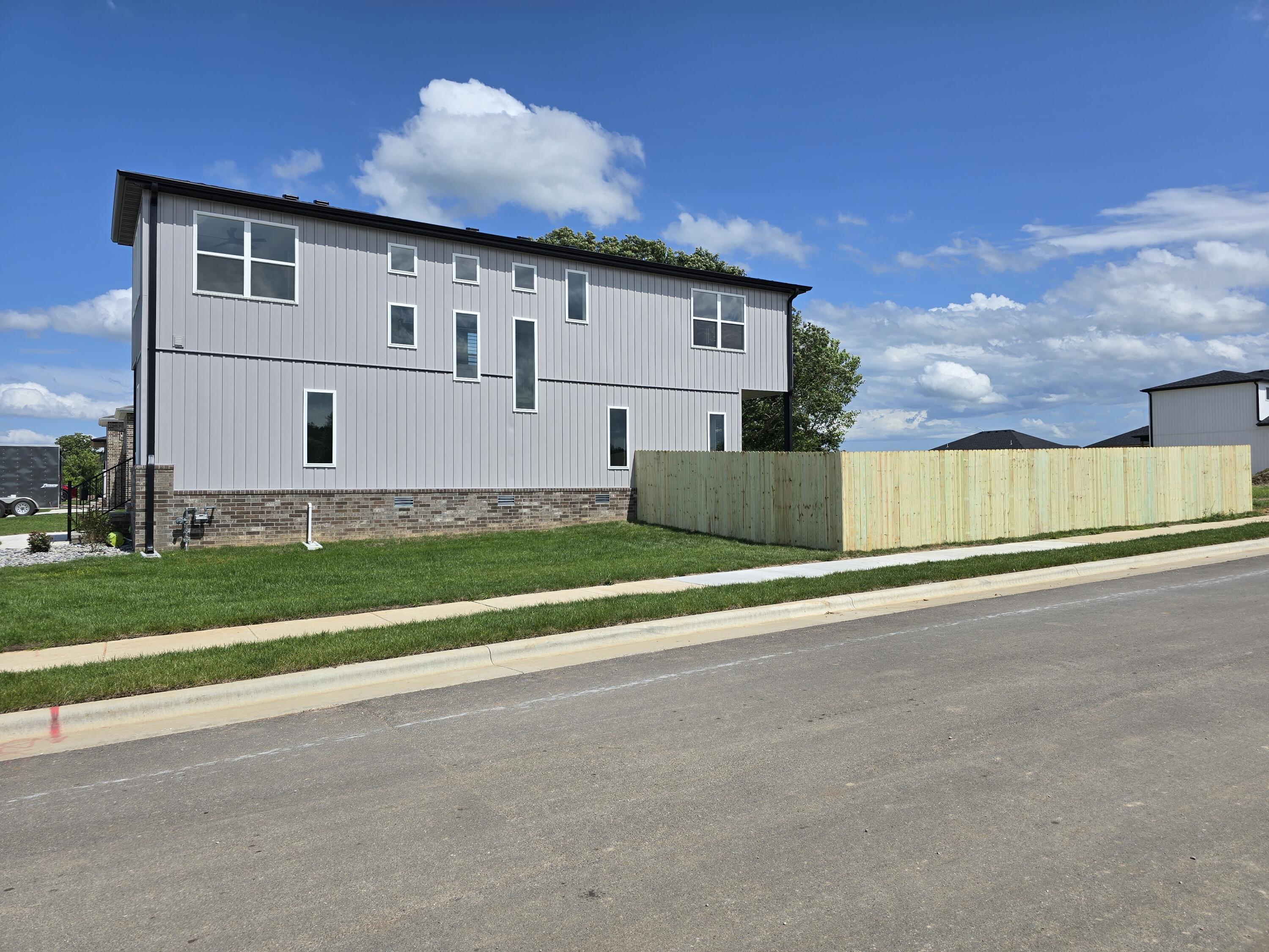 100 East Acacia Circle Property Photo 3