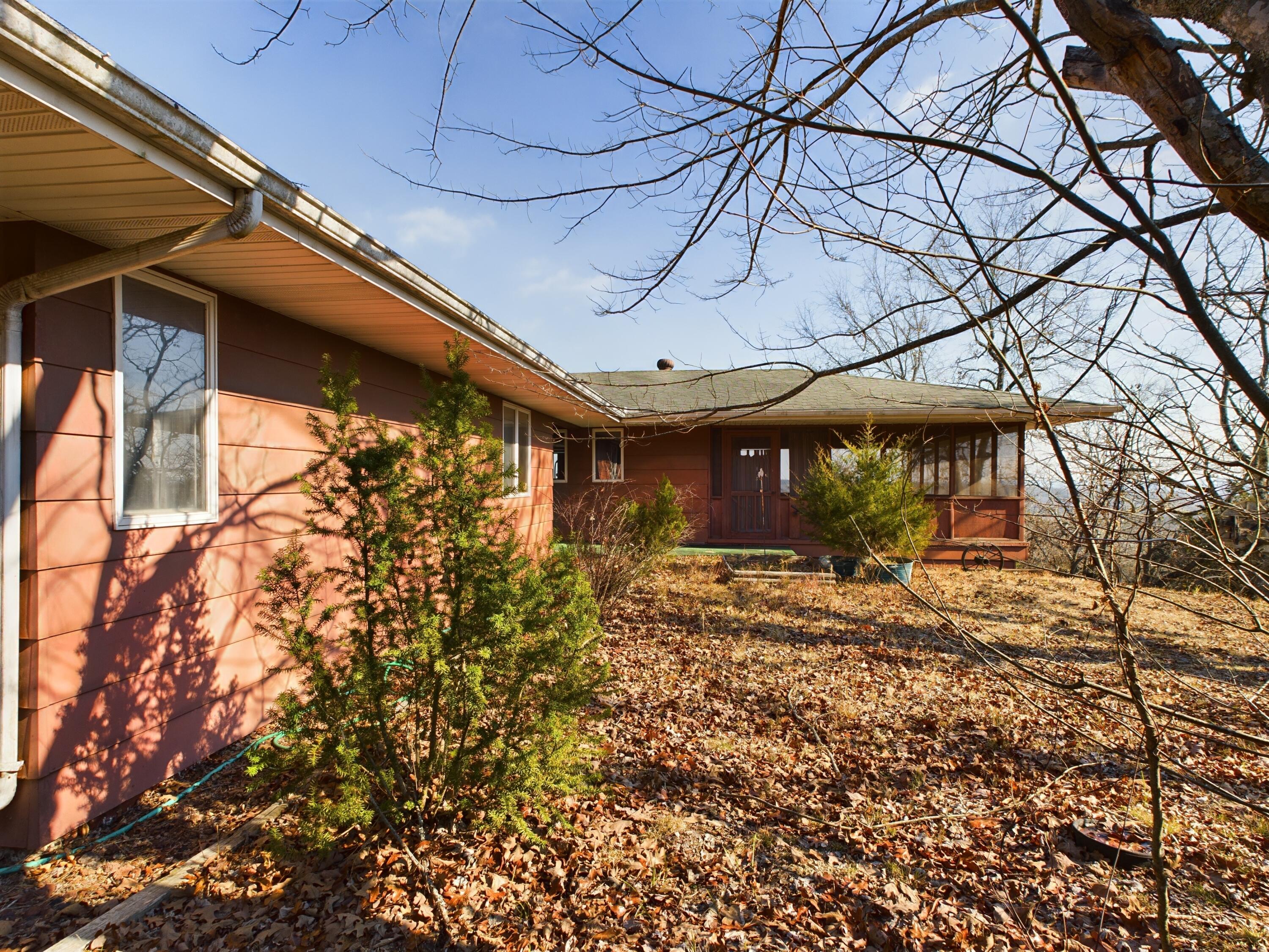 21771 Stonington Road North Property Photo 3