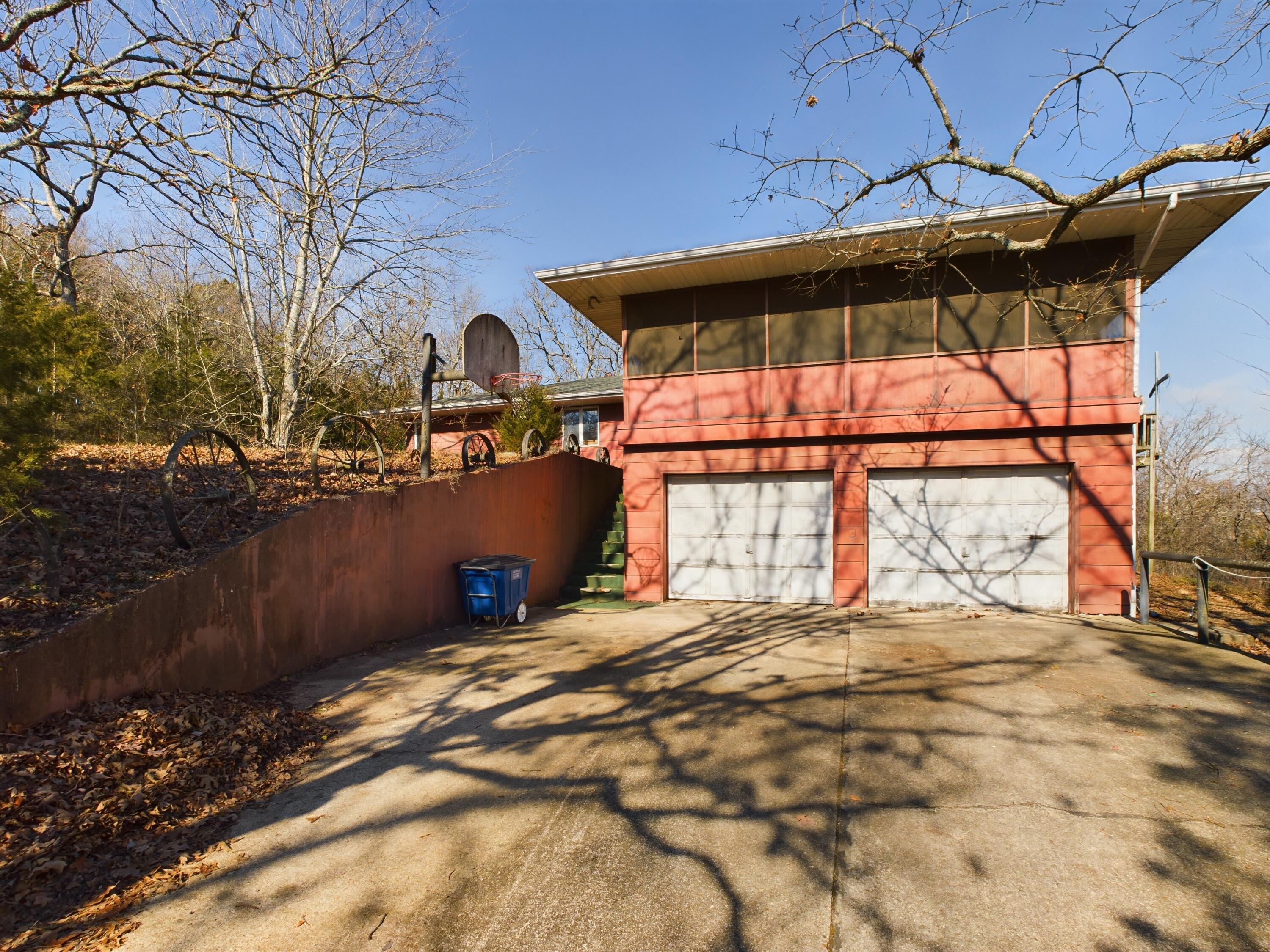 21771 Stonington Road North Property Photo 4