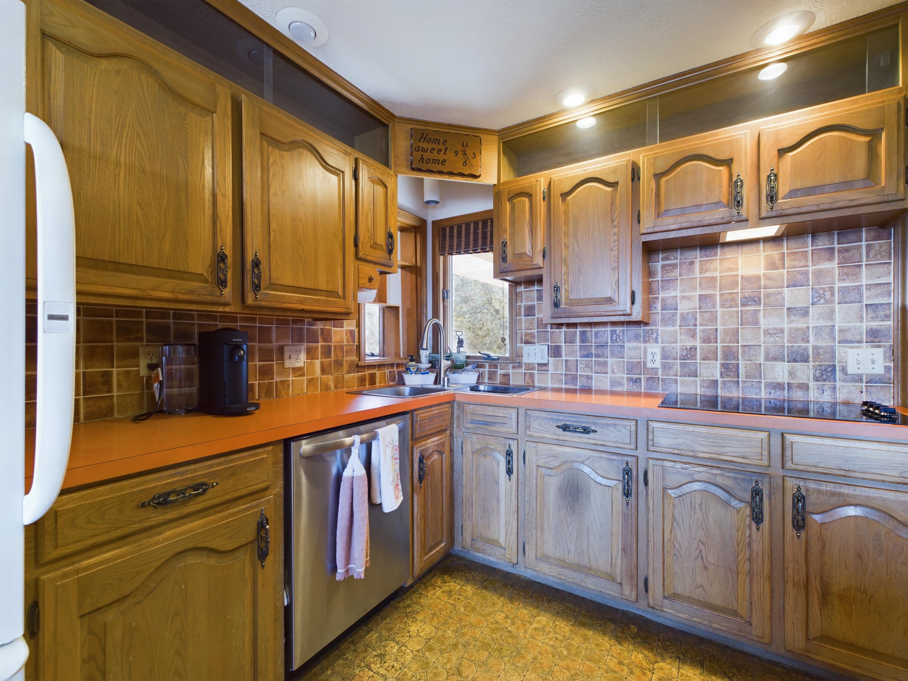 21771 Stonington Road North Property Photo 21