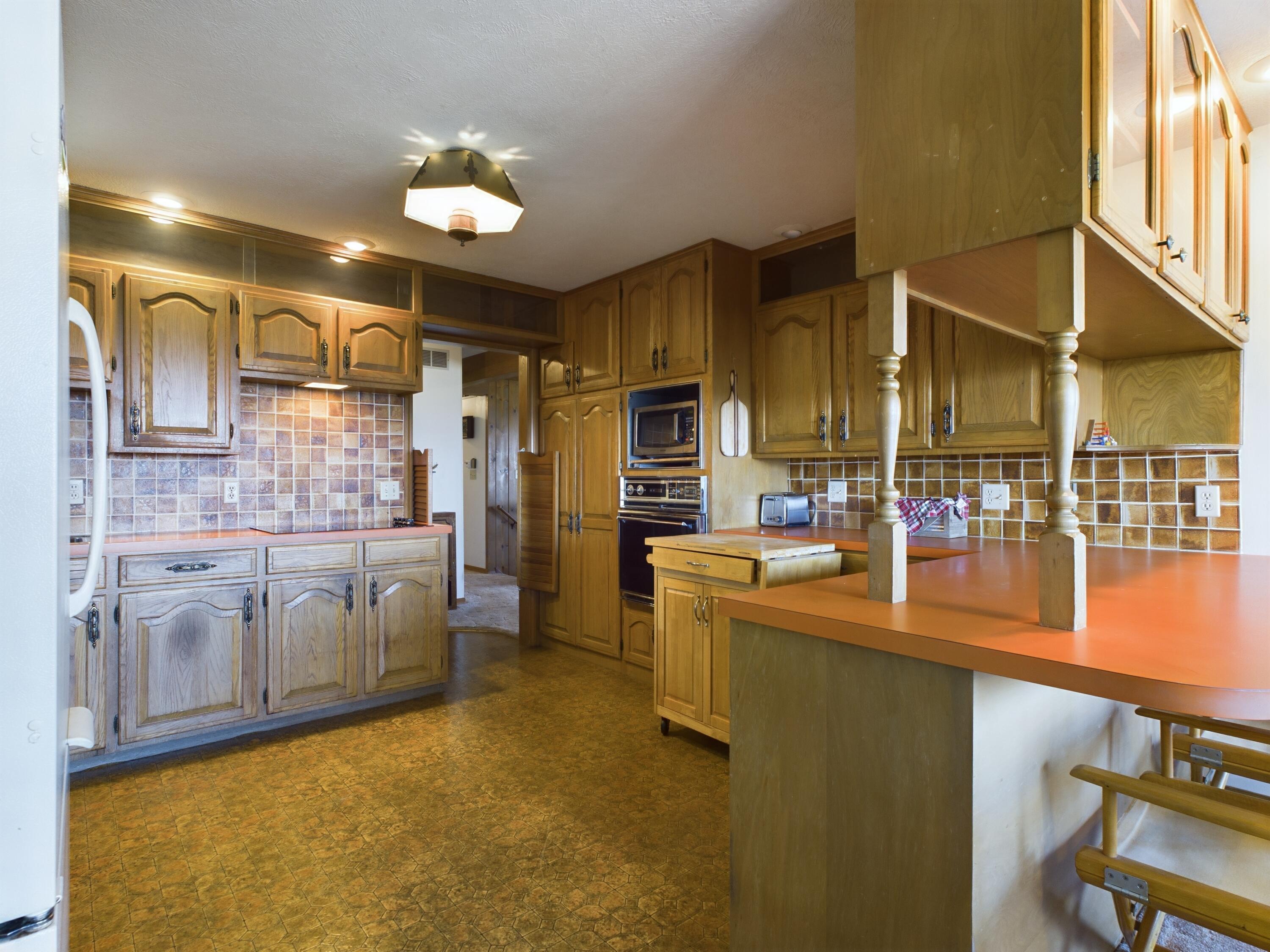 21771 Stonington Road North Property Photo 22