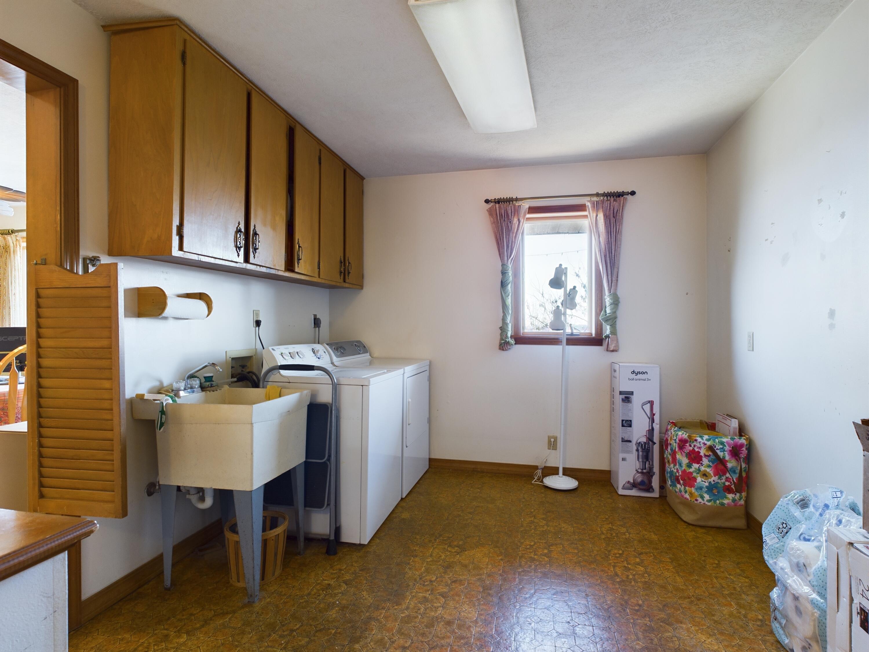 21771 Stonington Road North Property Photo 31