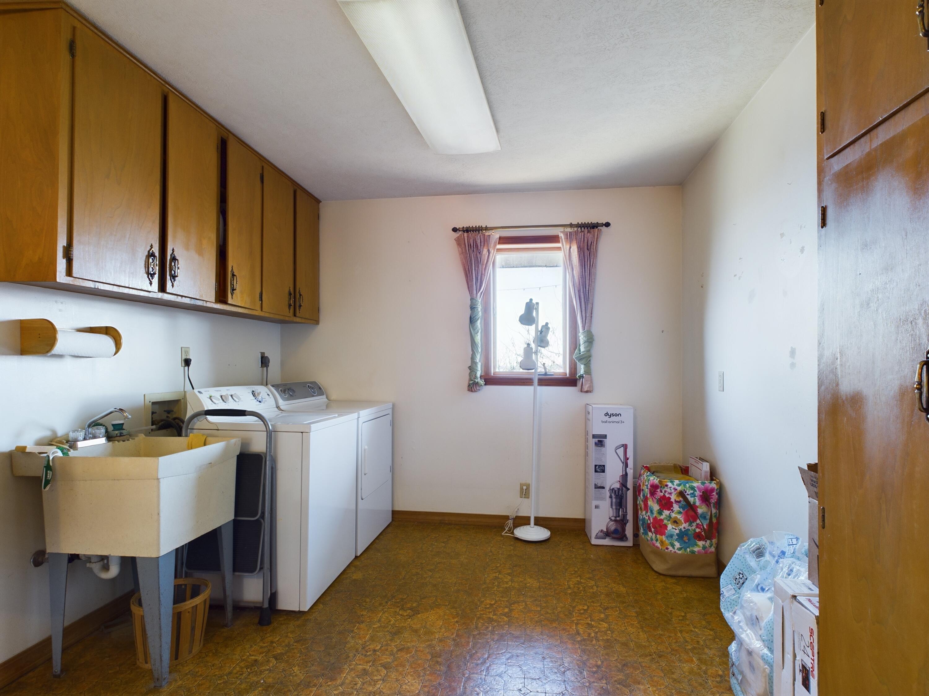 21771 Stonington Road North Property Photo 34