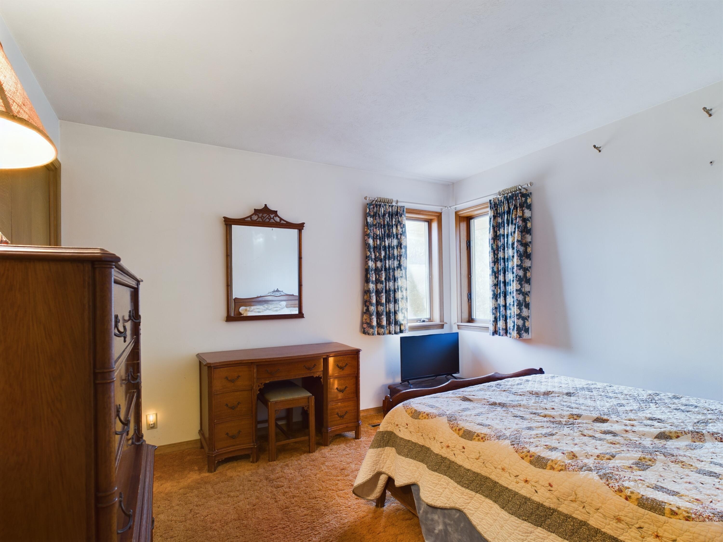21771 Stonington Road North Property Photo 37