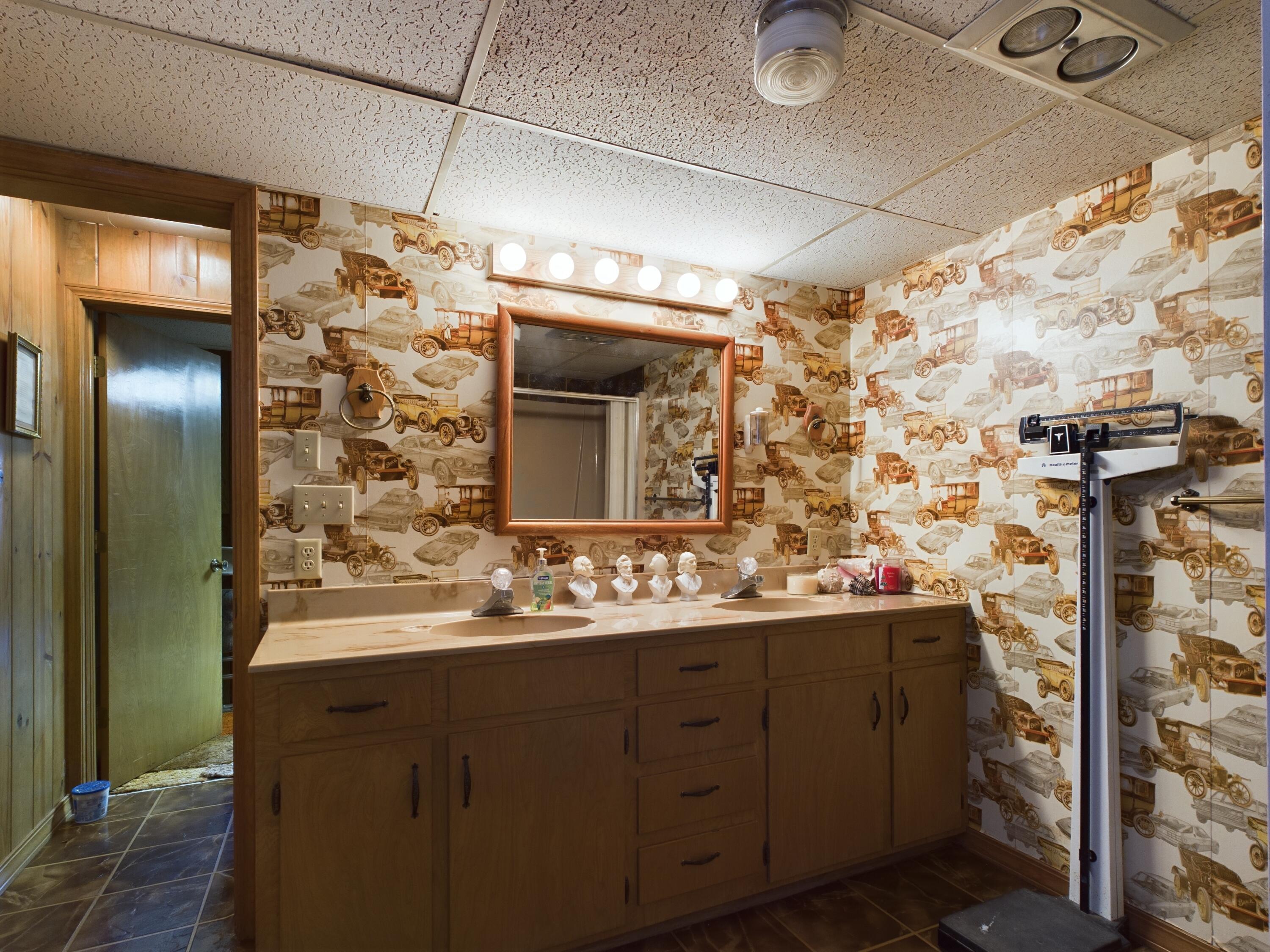 21771 Stonington Road North Property Photo 46
