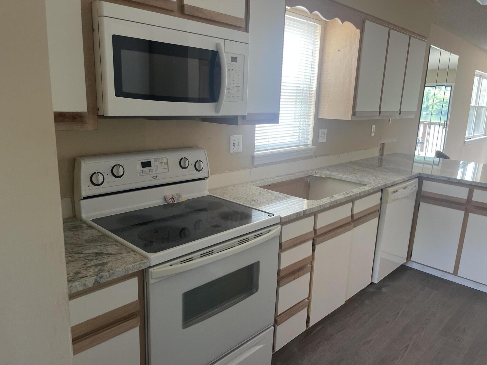 2529 State Highway 176 Property Photo 14