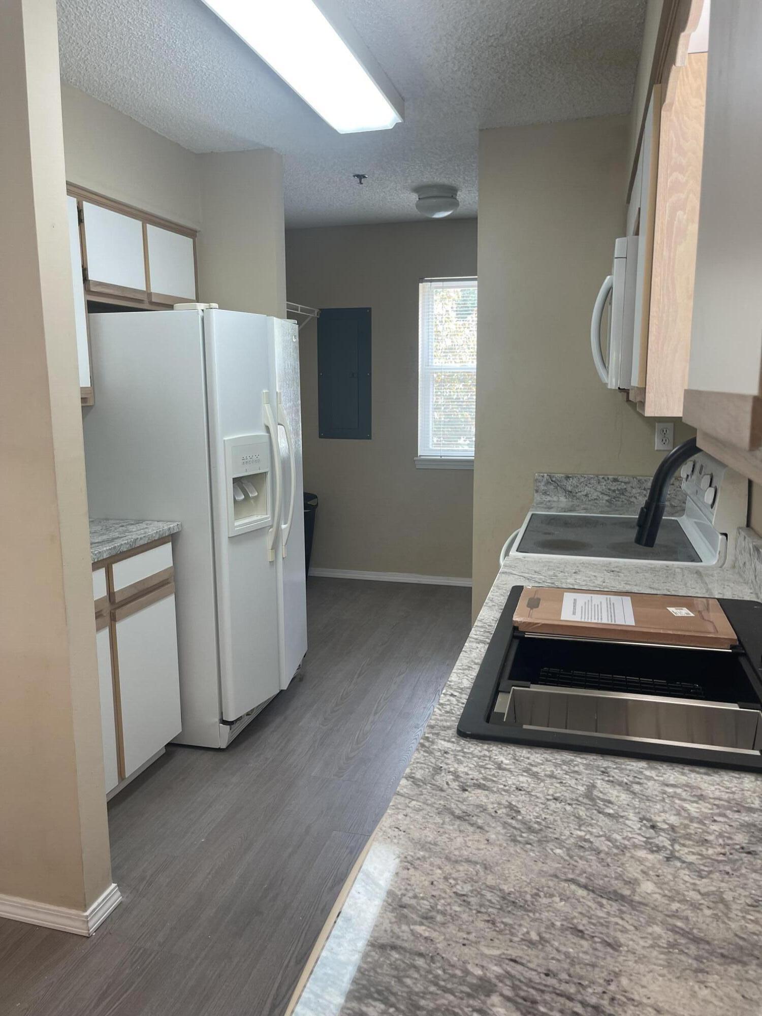 2529 State Highway 176 Property Photo 15