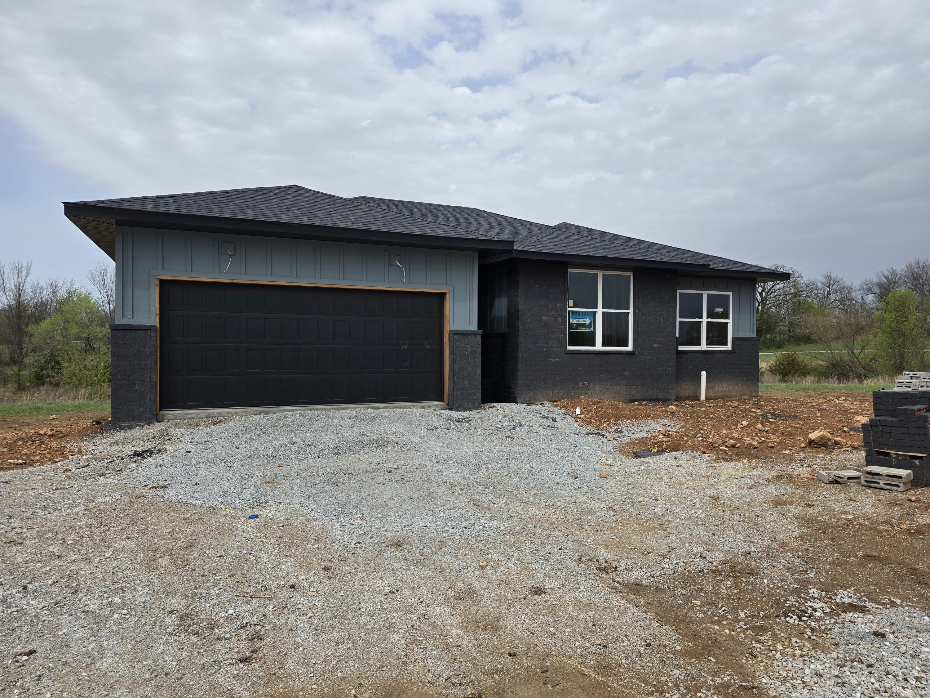 114 East Acacia Circle Property Photo 1