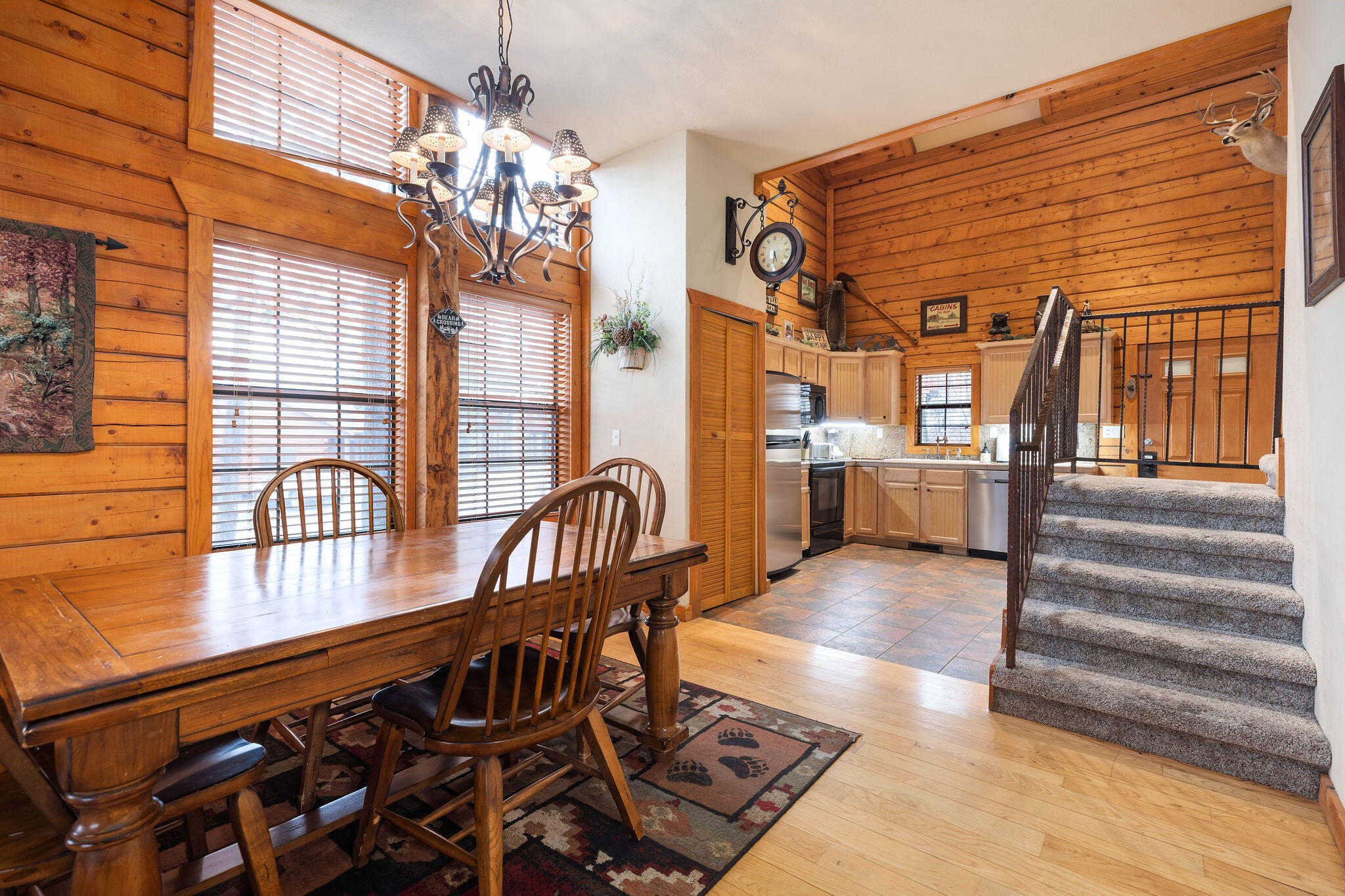 266 Oakridge Drive Property Photo 6