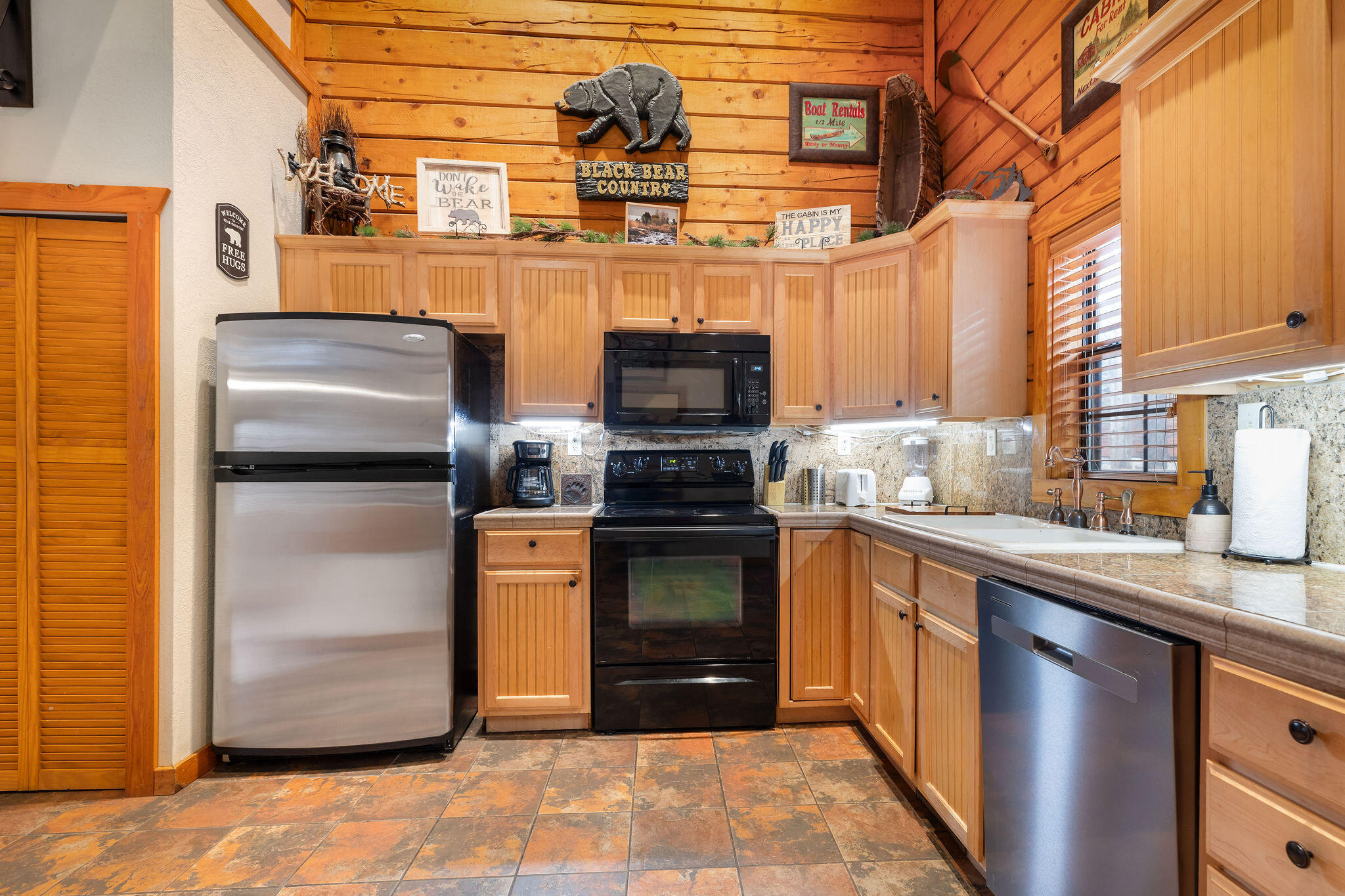 266 Oakridge Drive Property Photo 7