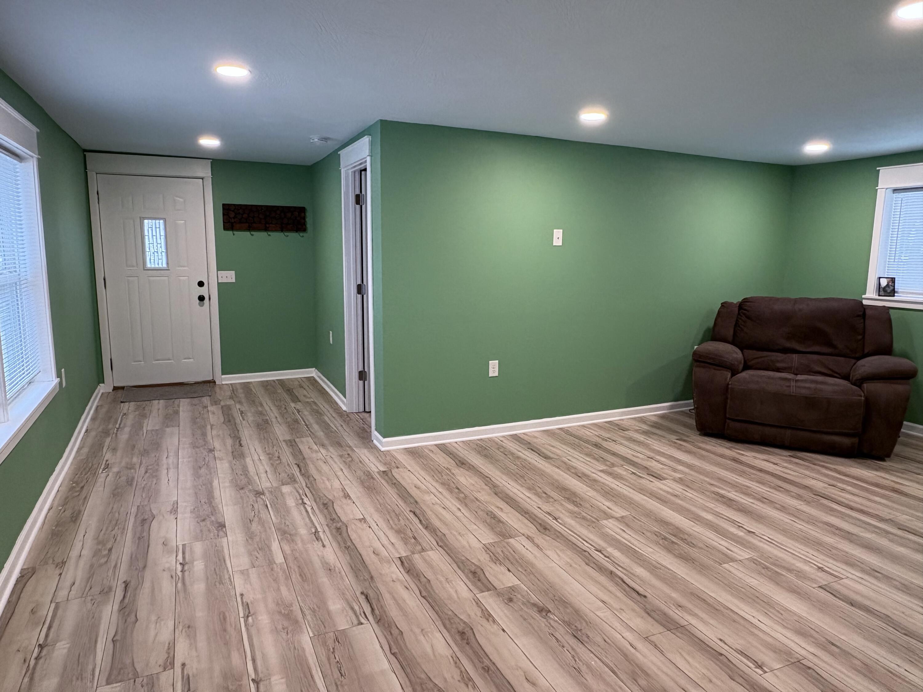 409 East Washington Street Property Photo 11