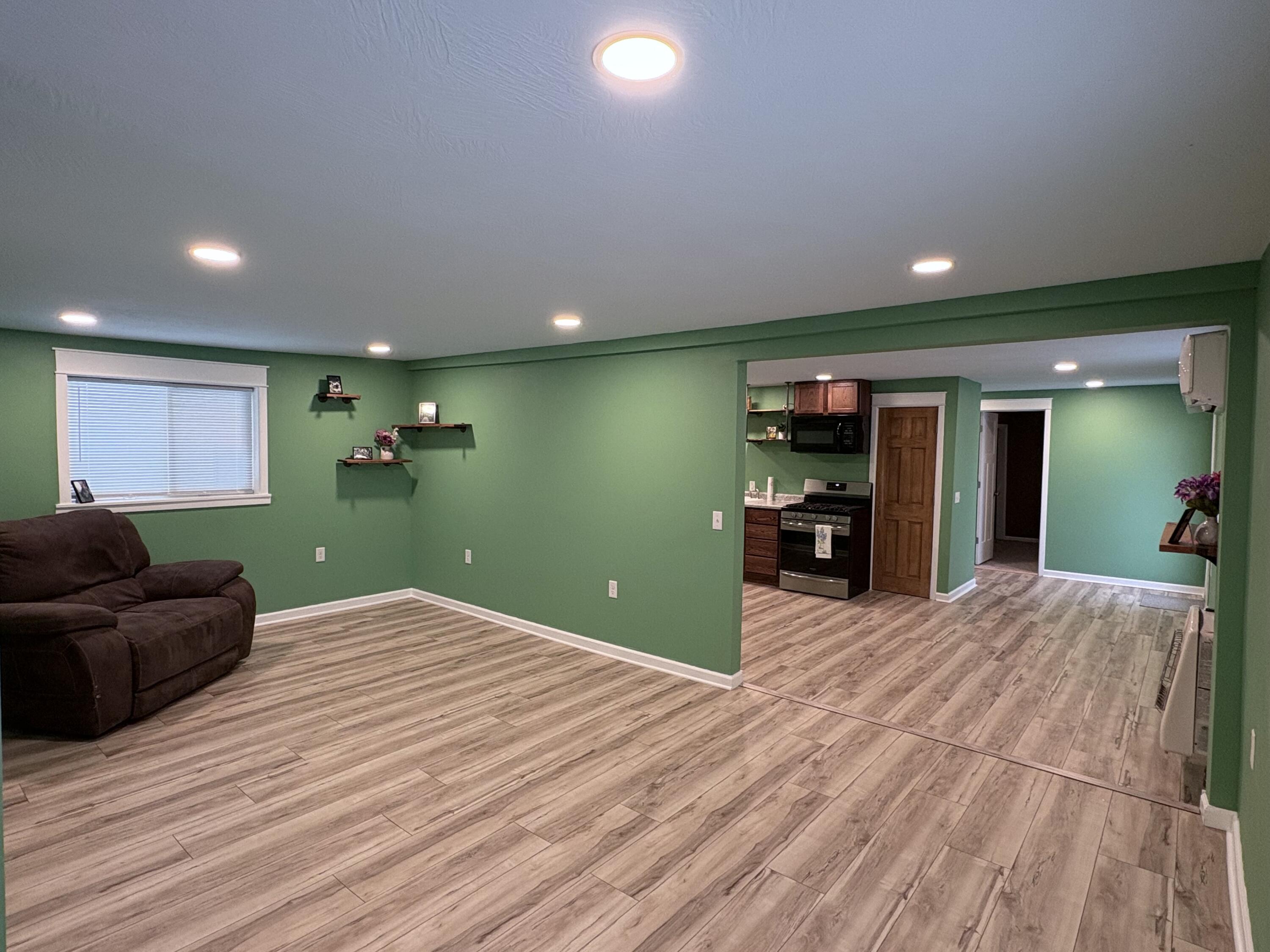 409 East Washington Street Property Photo 12