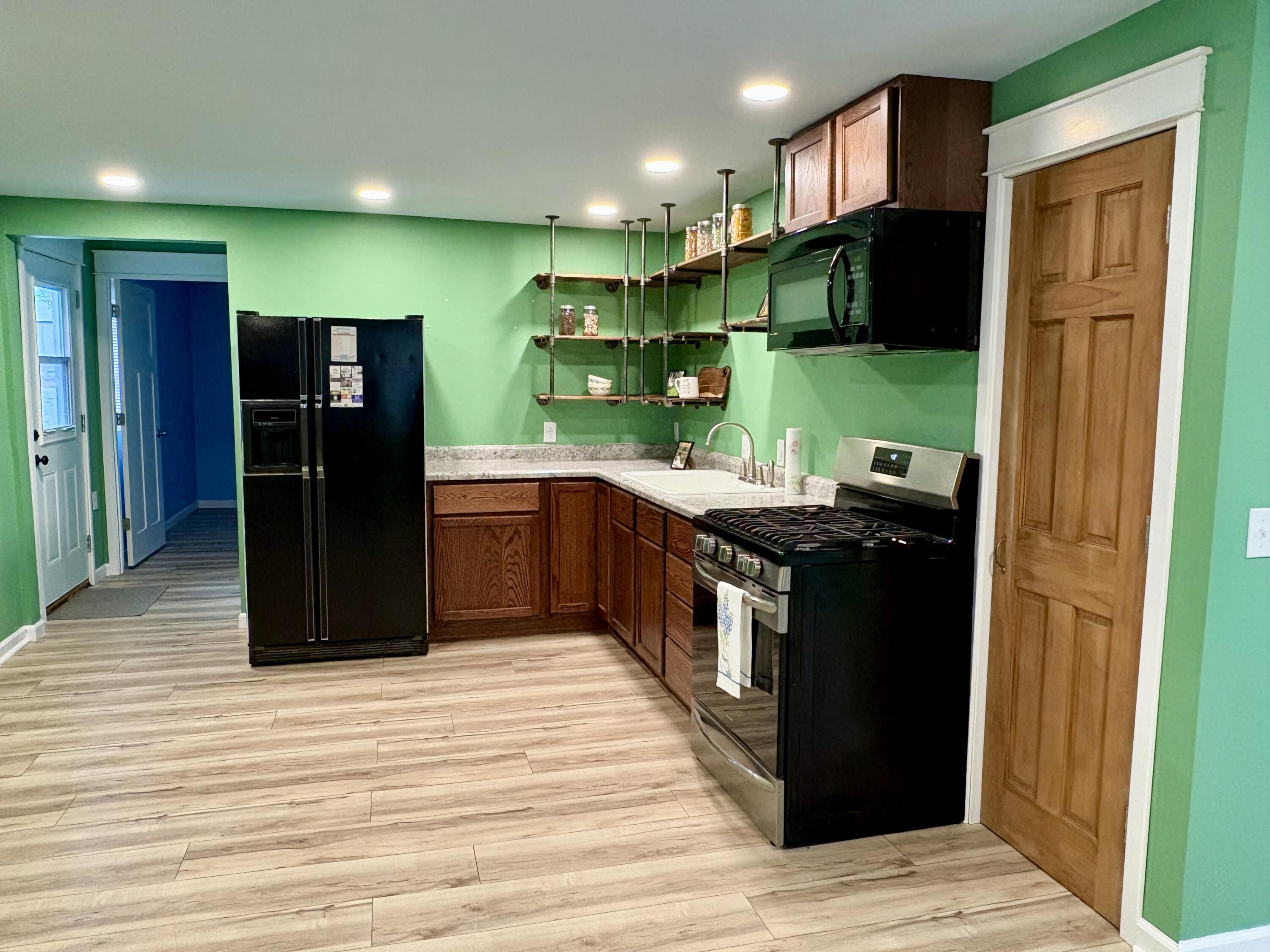 409 East Washington Street Property Photo 17