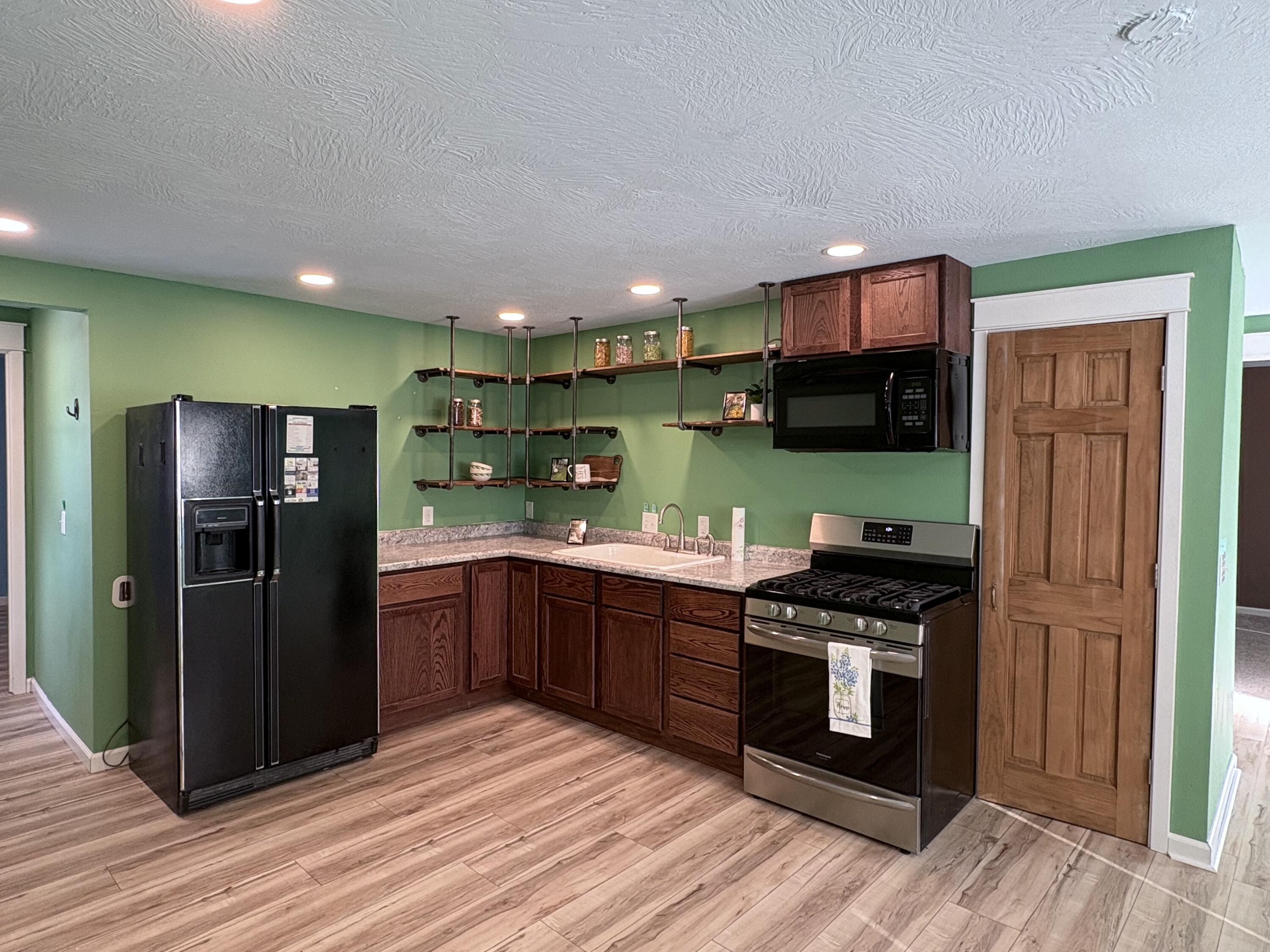 409 East Washington Street Property Photo 18