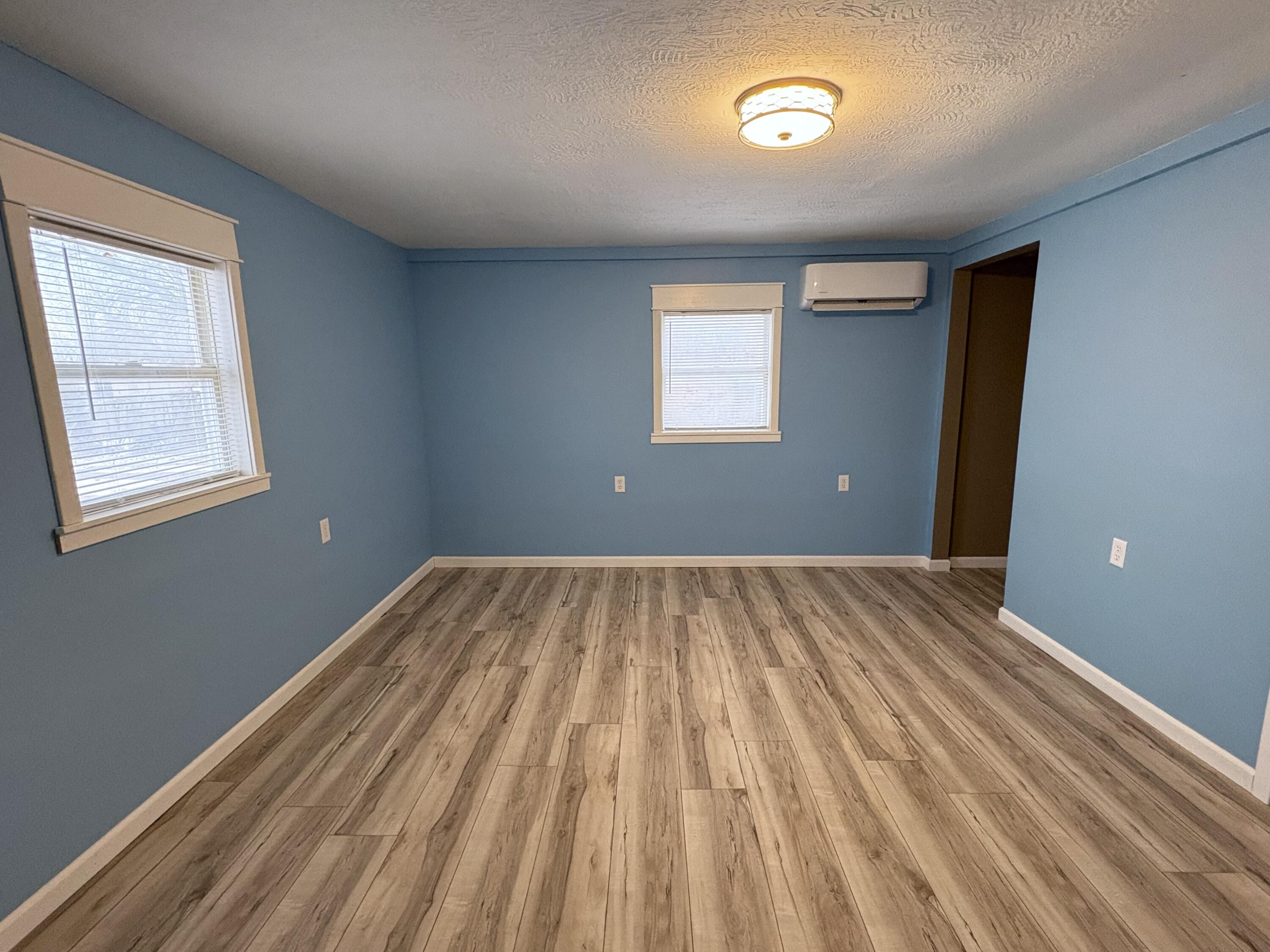 409 East Washington Street Property Photo 24