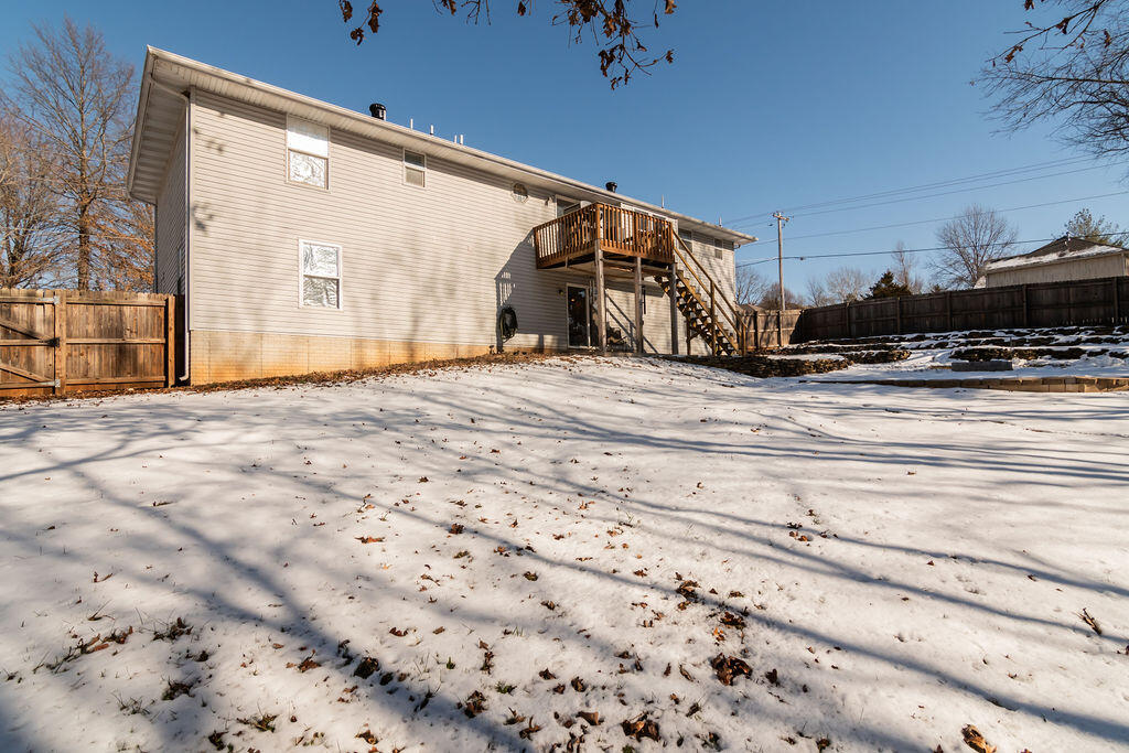 102 Willow Lane Property Photo 6
