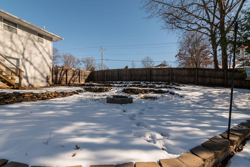 102 Willow Lane Property Photo 8