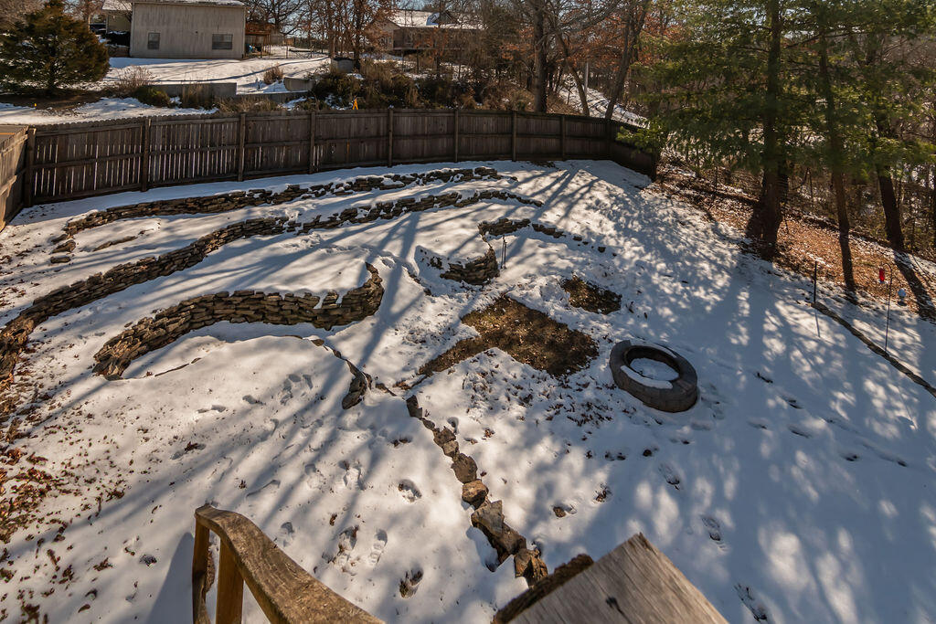102 Willow Lane Property Photo 14