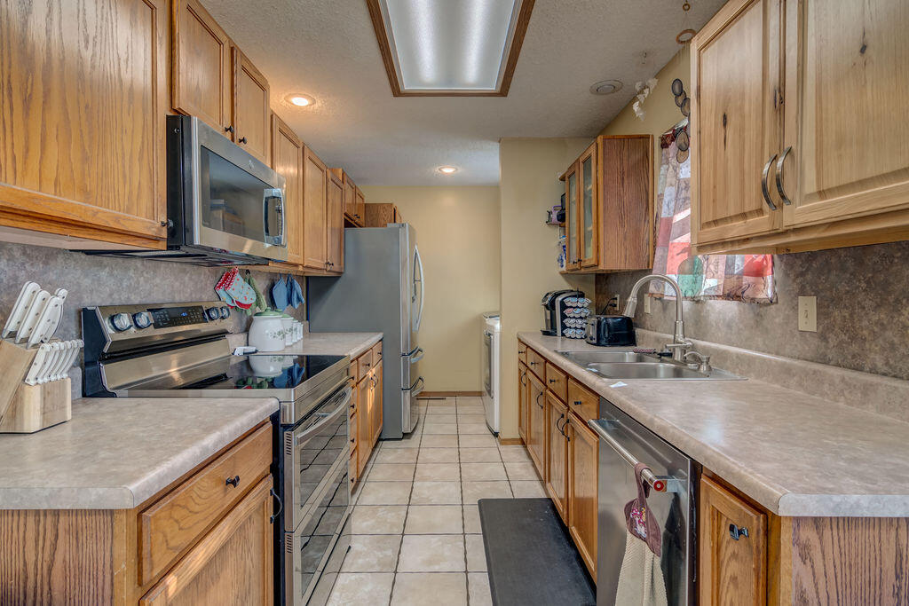 102 Willow Lane Property Photo 19