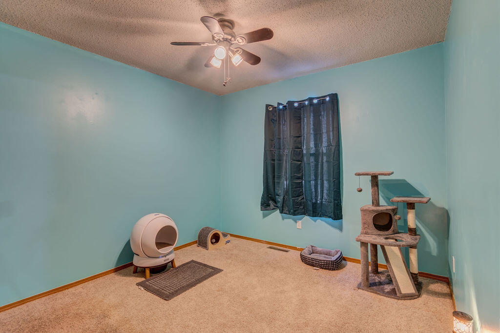 102 Willow Lane Property Photo 25