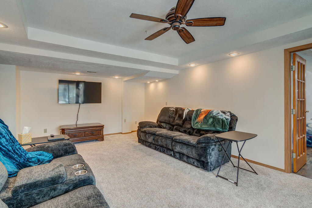 102 Willow Lane Property Photo 30