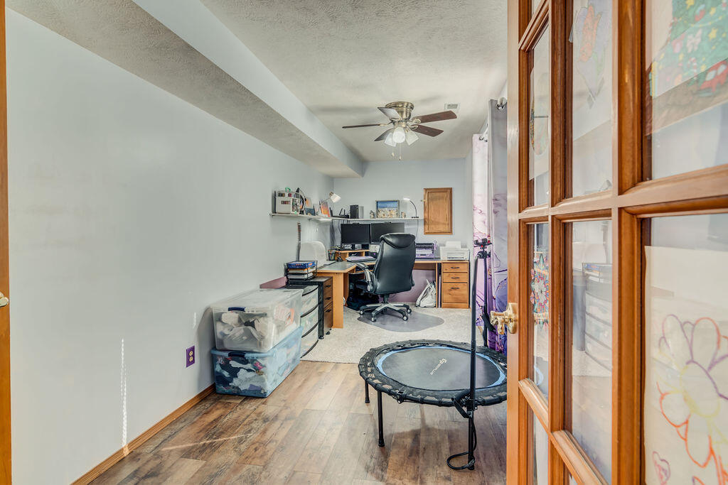 102 Willow Lane Property Photo 33