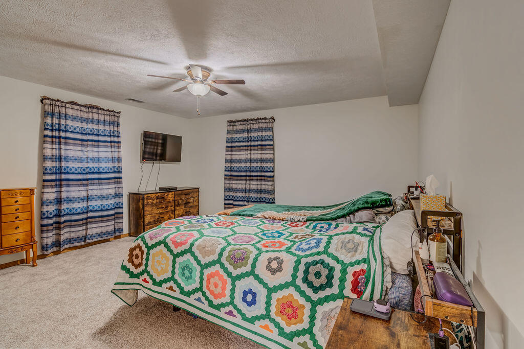 102 Willow Lane Property Photo 38