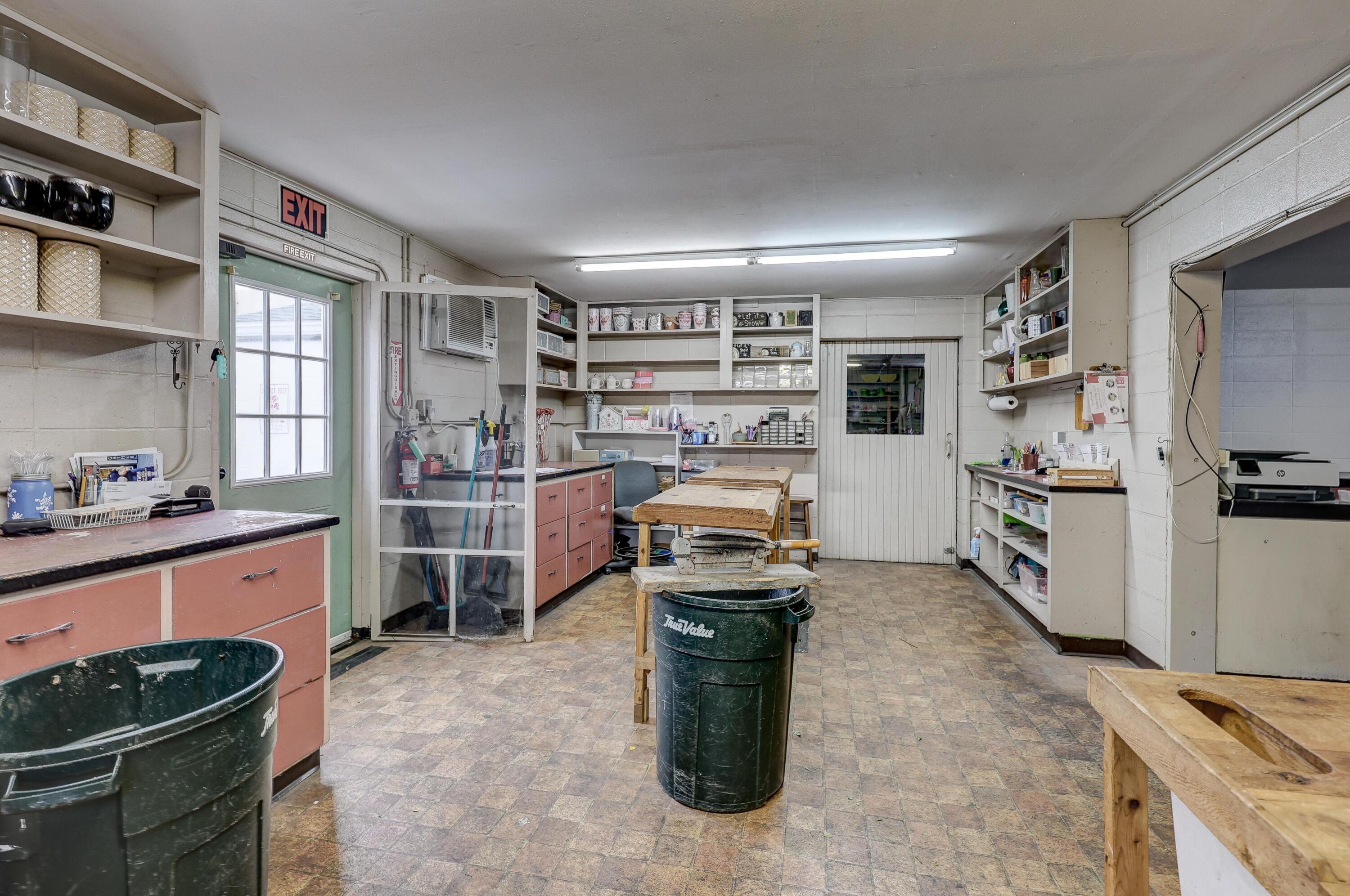 115 North College Street Property Photo 15