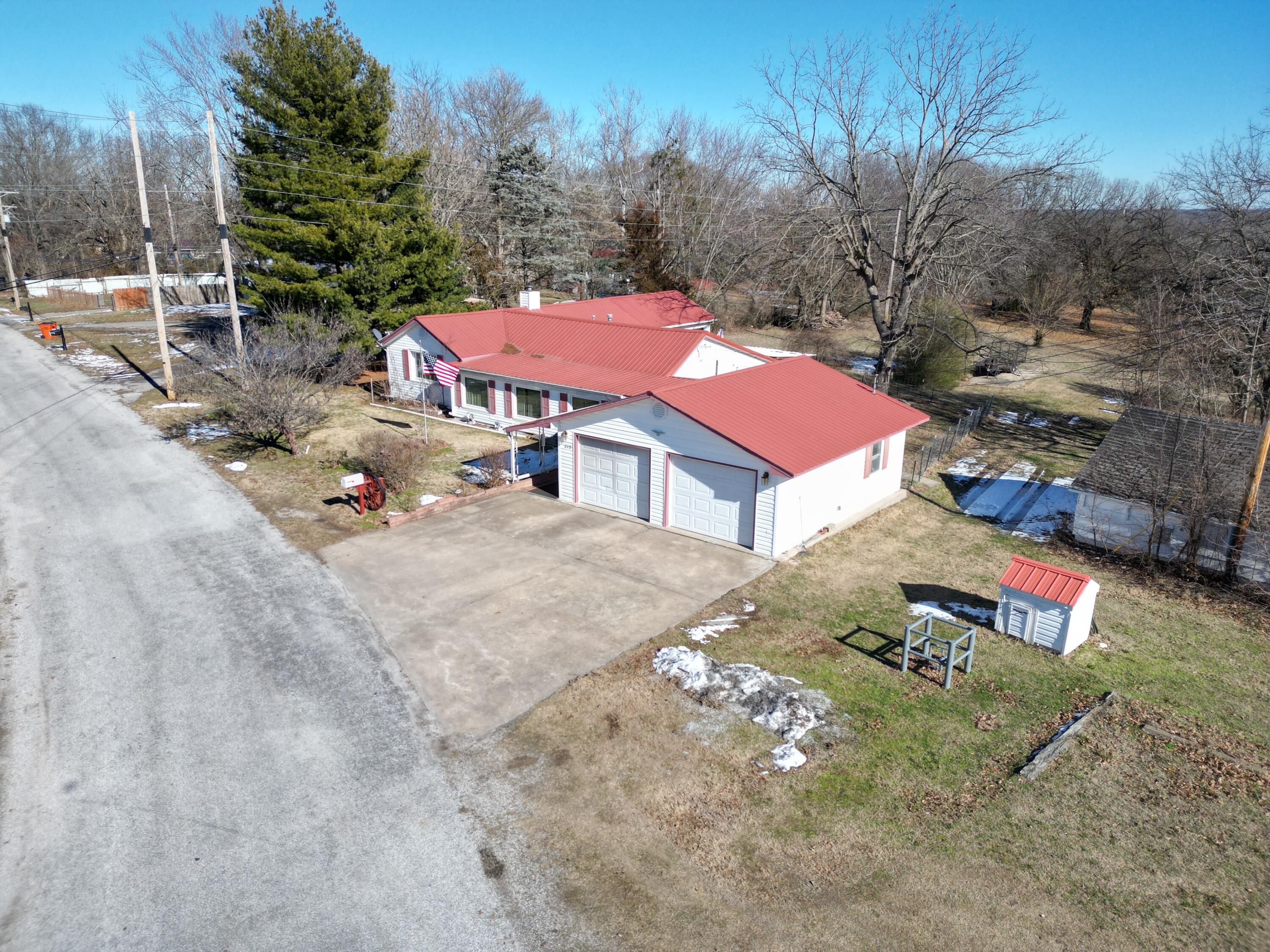 9815 Old Exeter Road Property Photo