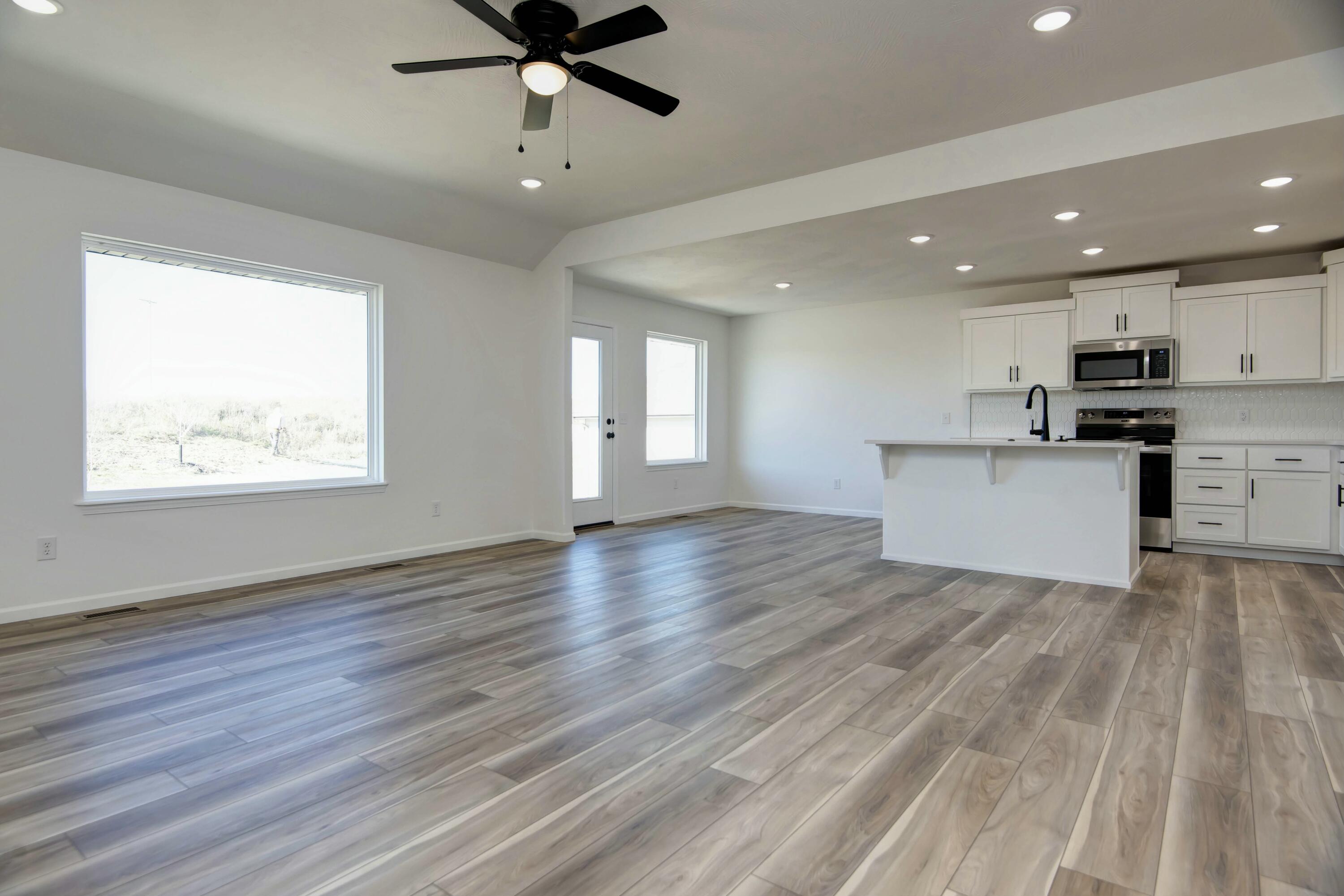 579 Spring Meadow Drive Property Photo 14