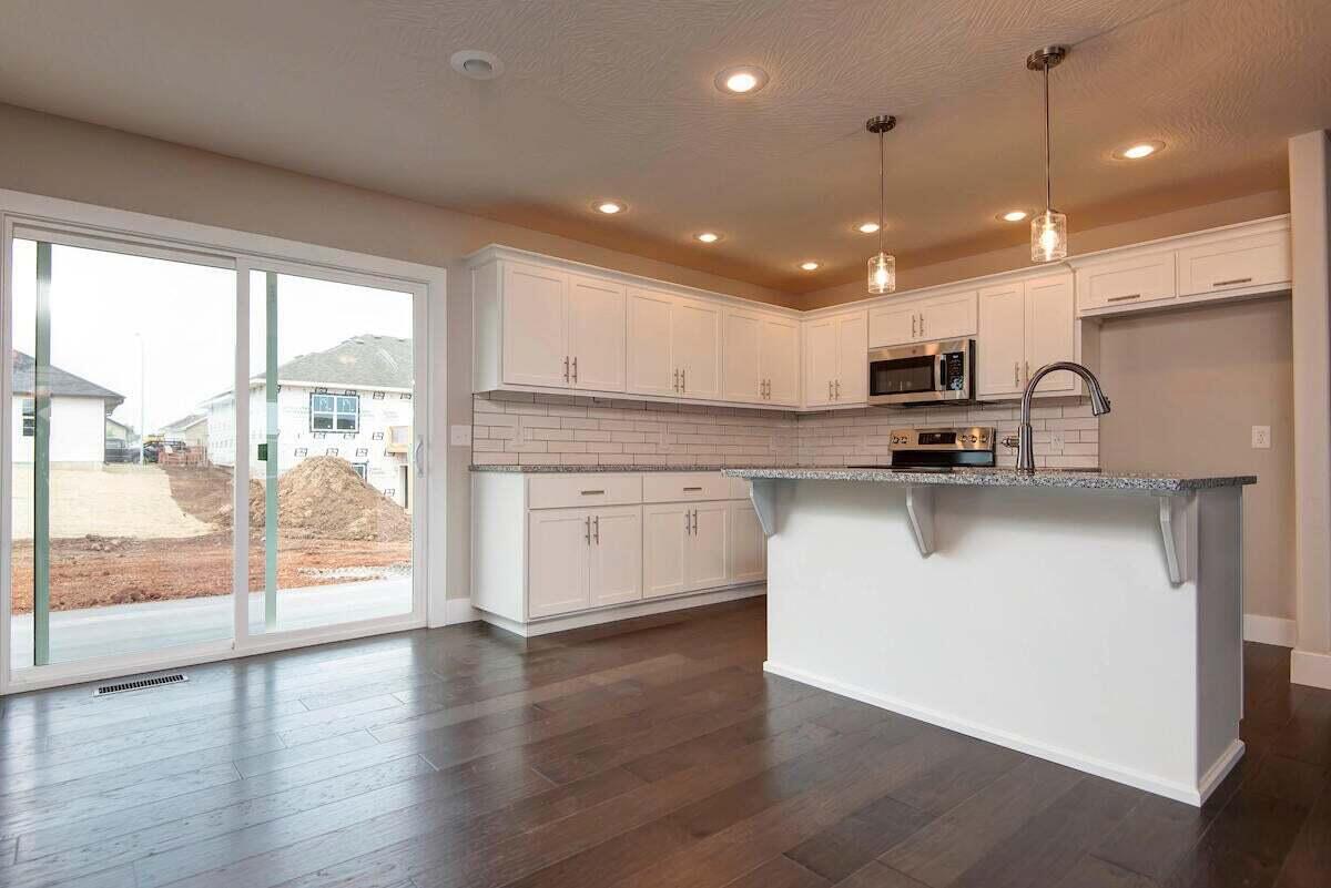 539 Spring Meadow Drive Property Photo 7